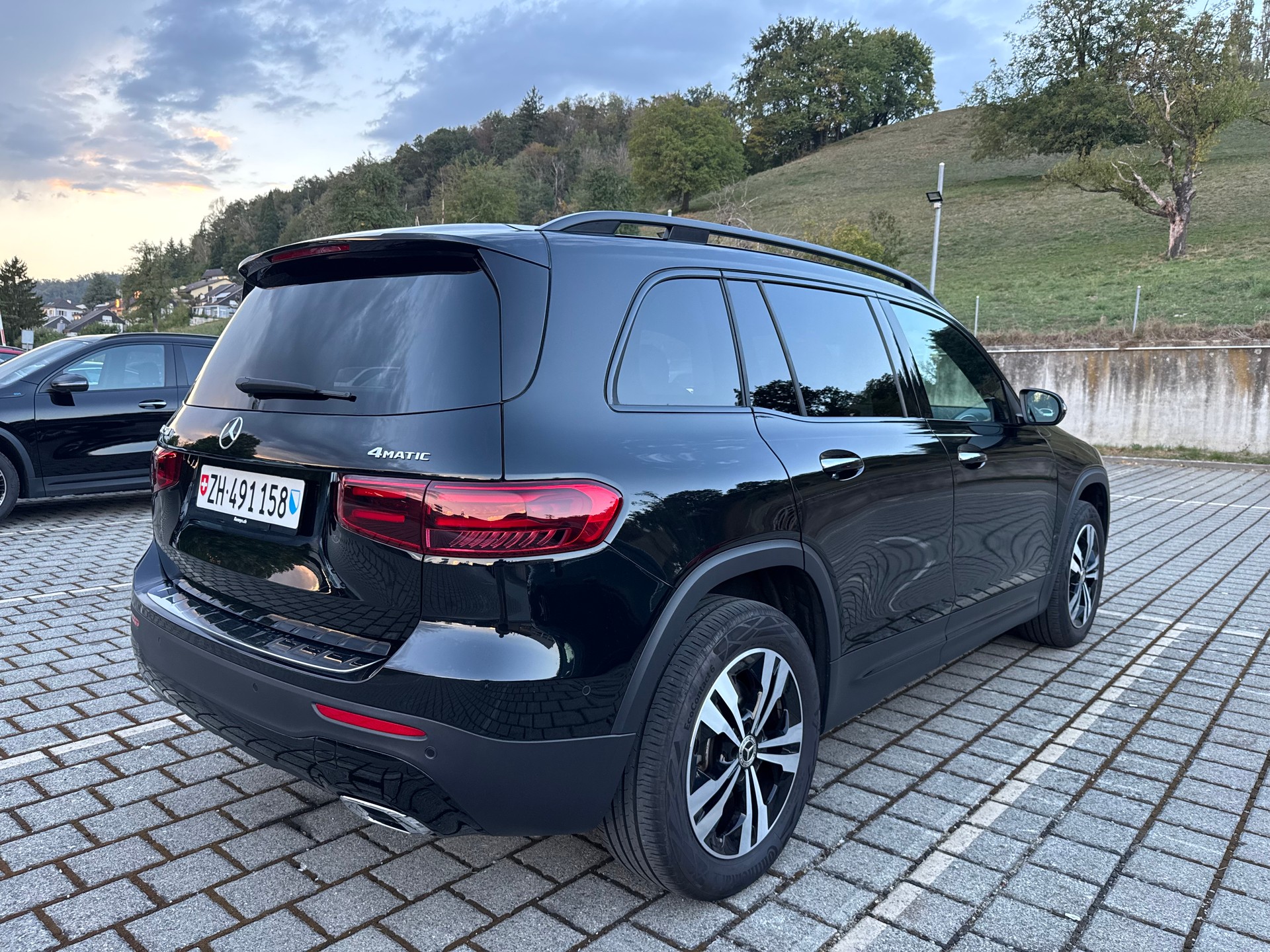 MERCEDES-BENZ GLB 250 Progressive 4matic-image-7