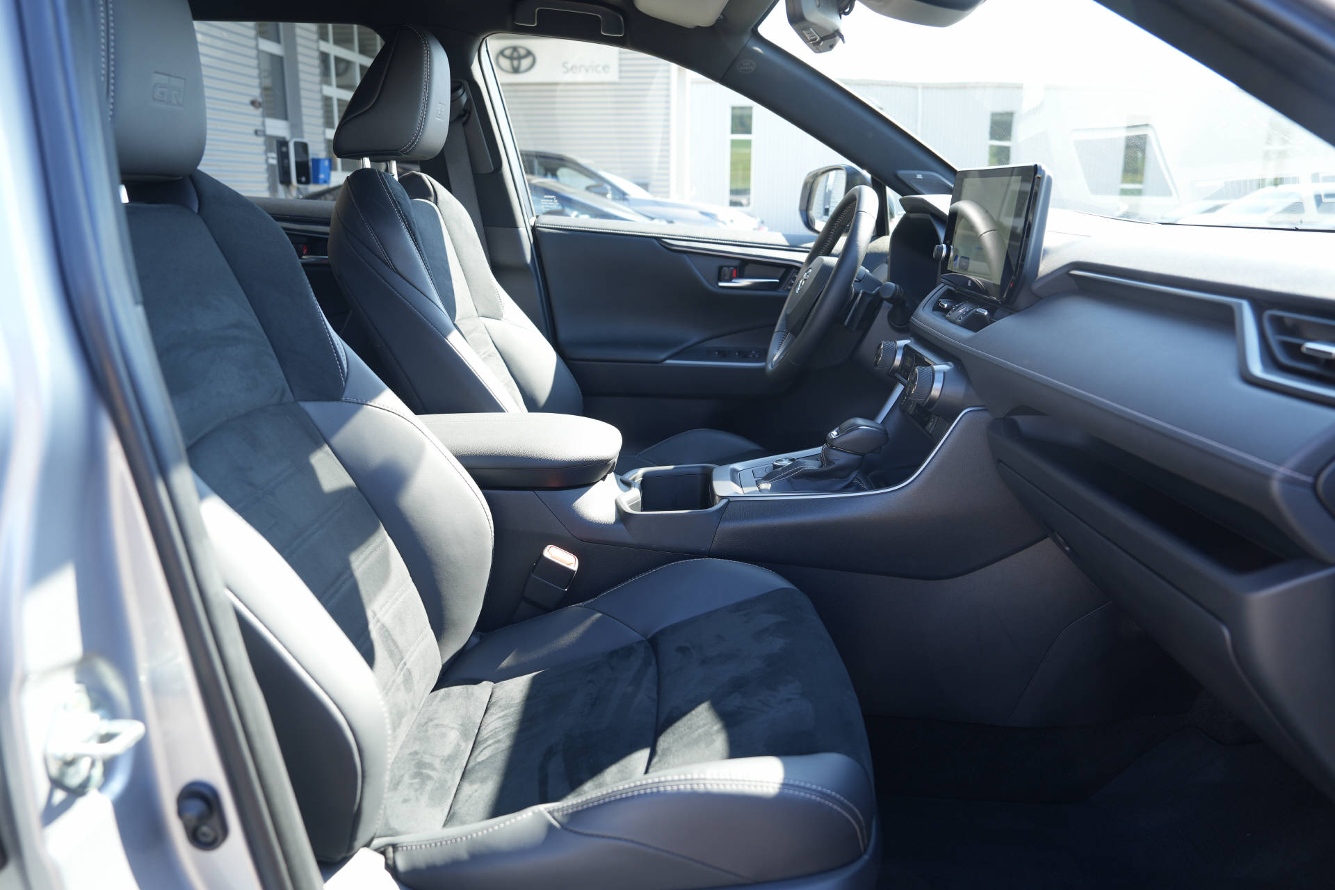 TOYOTA RAV-4 2.5 Plug-In-Hybrid GR Sport-image-7