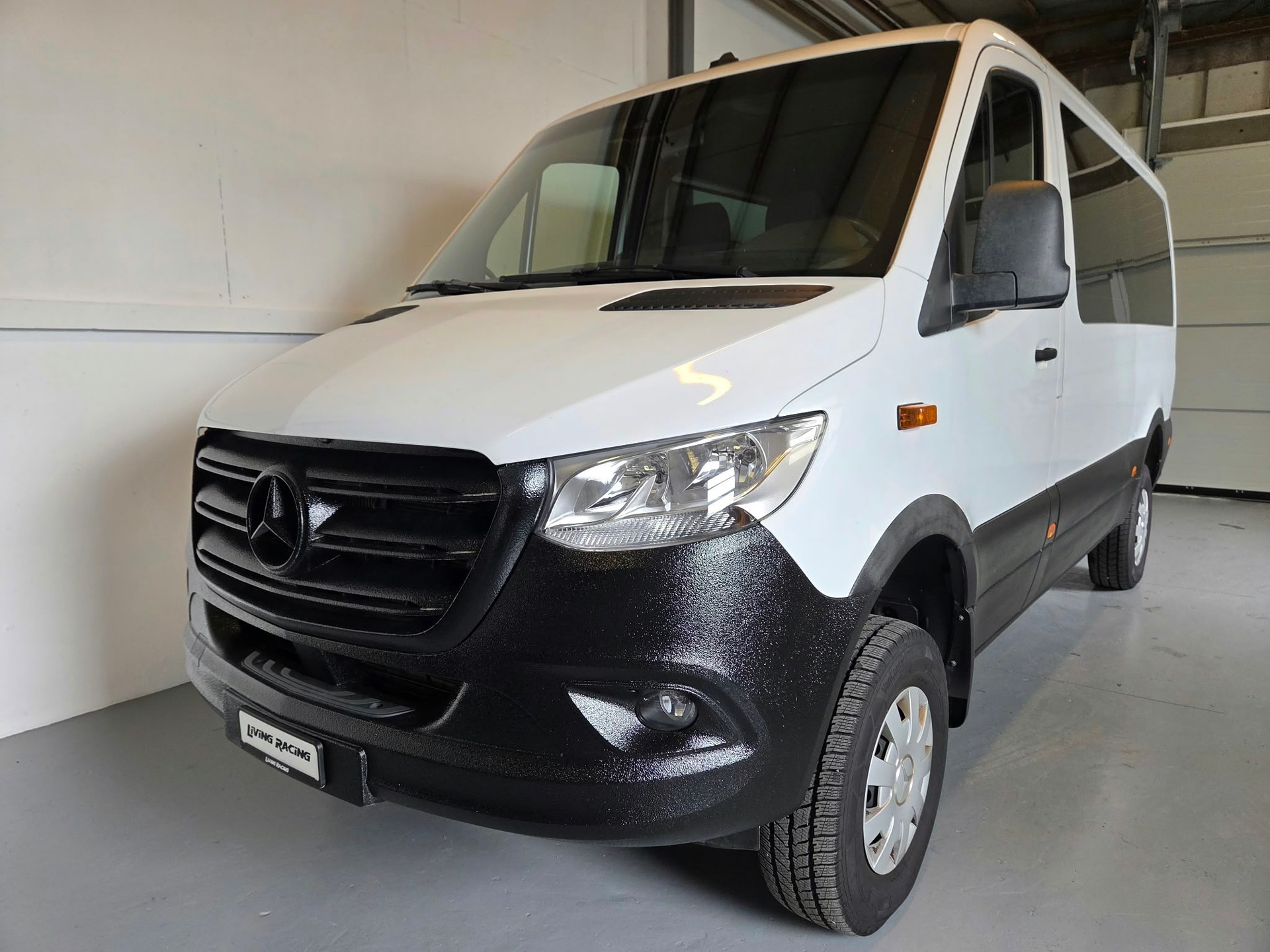 MERCEDES-BENZ Sprinter 319 CDI Standard 4x4 *Stock Valais*-showroom-element-1