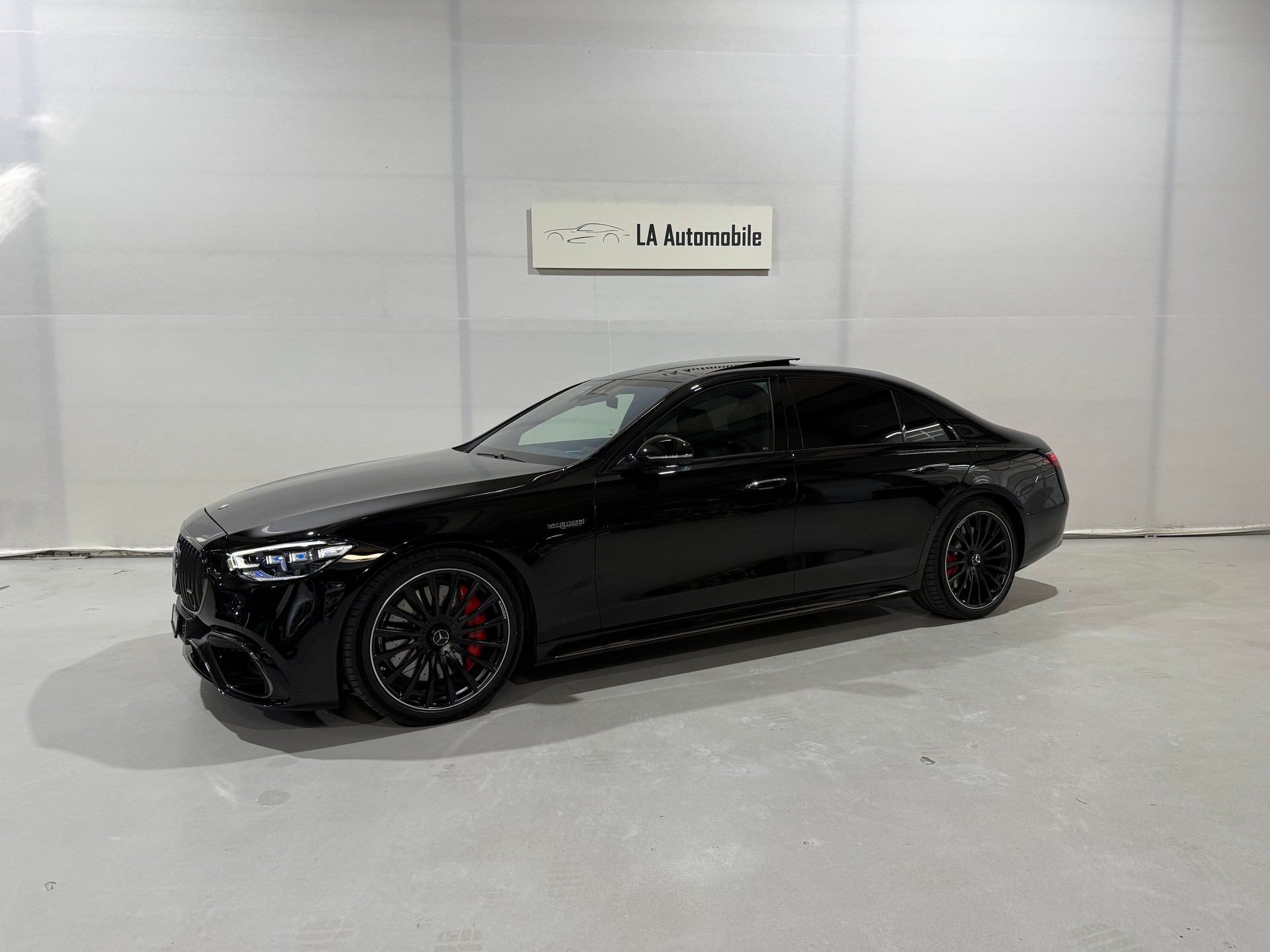 MERCEDES-BENZ S 63 AMG E Performance 4Matic Business Class-image-1