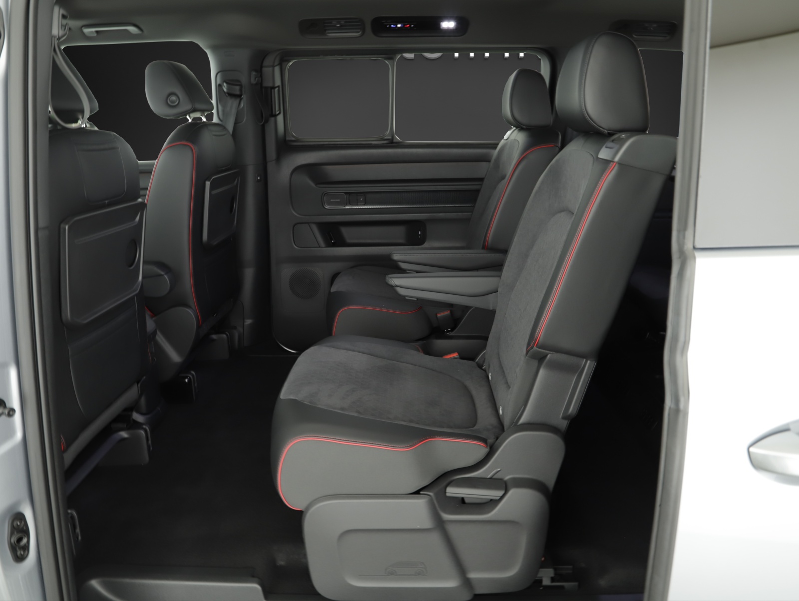 VW ID.Buzz LWB GTX 4 Motion-image-9