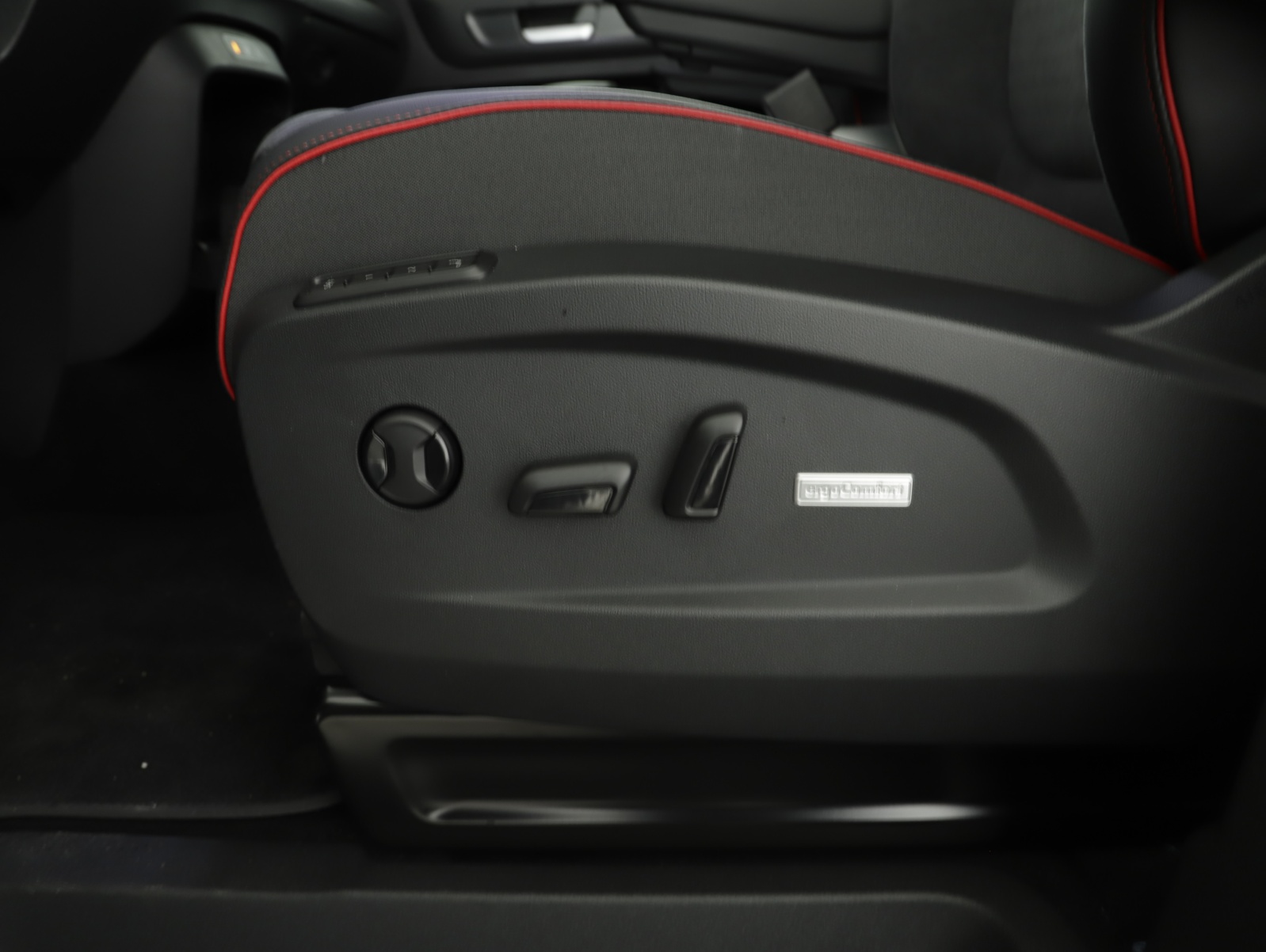 VW ID.Buzz LWB GTX 4 Motion-image-13