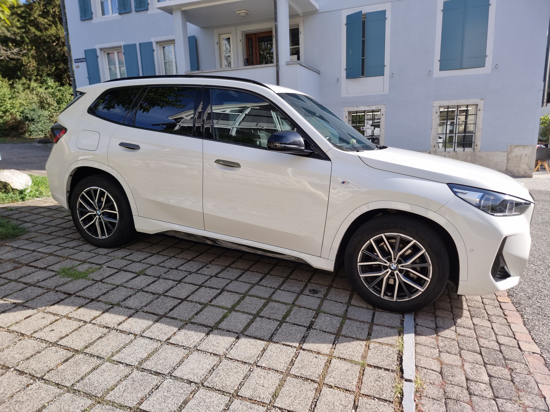 BMW 18i sDrive-image-2