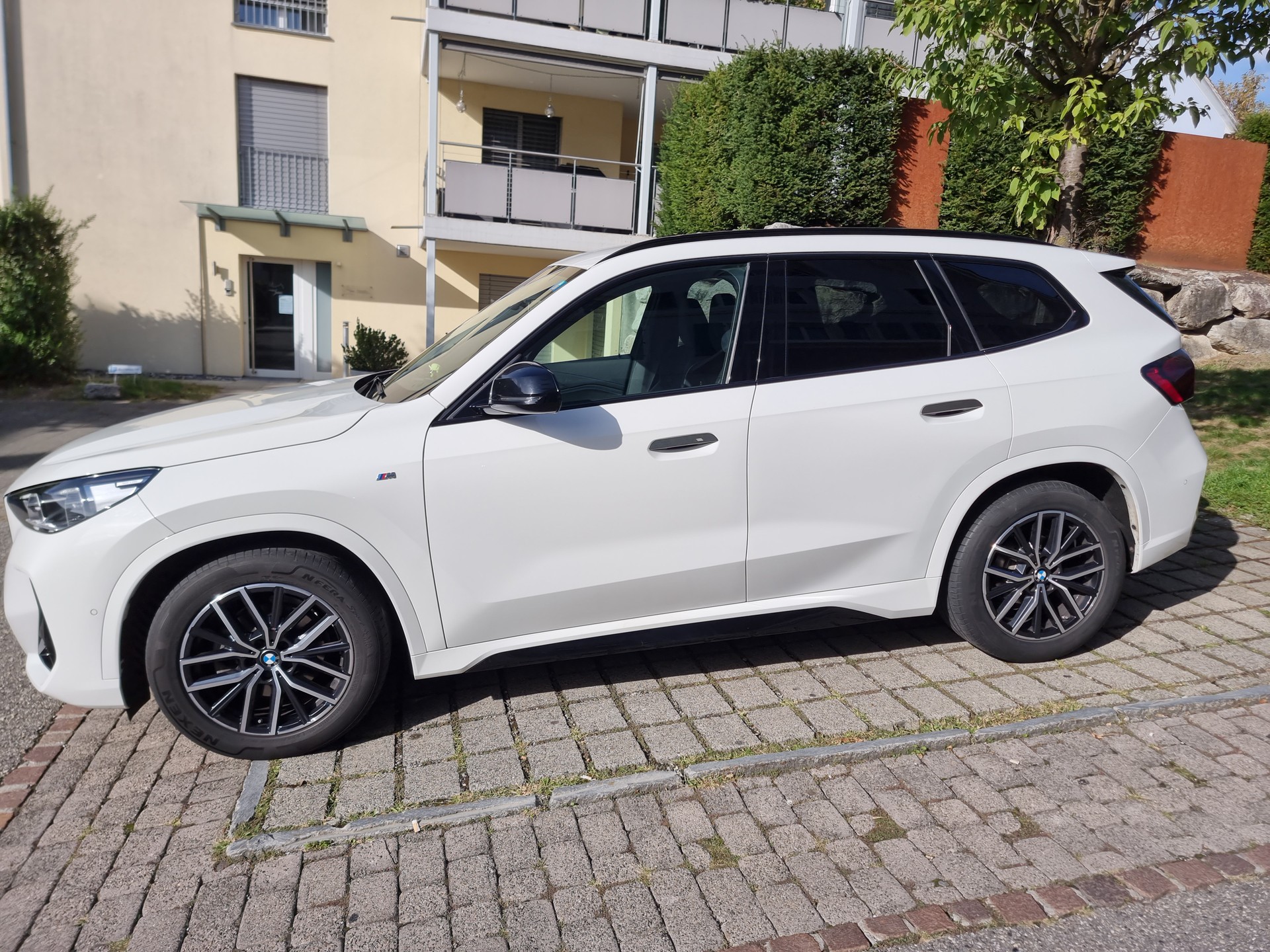 BMW 18i sDrive-image-1