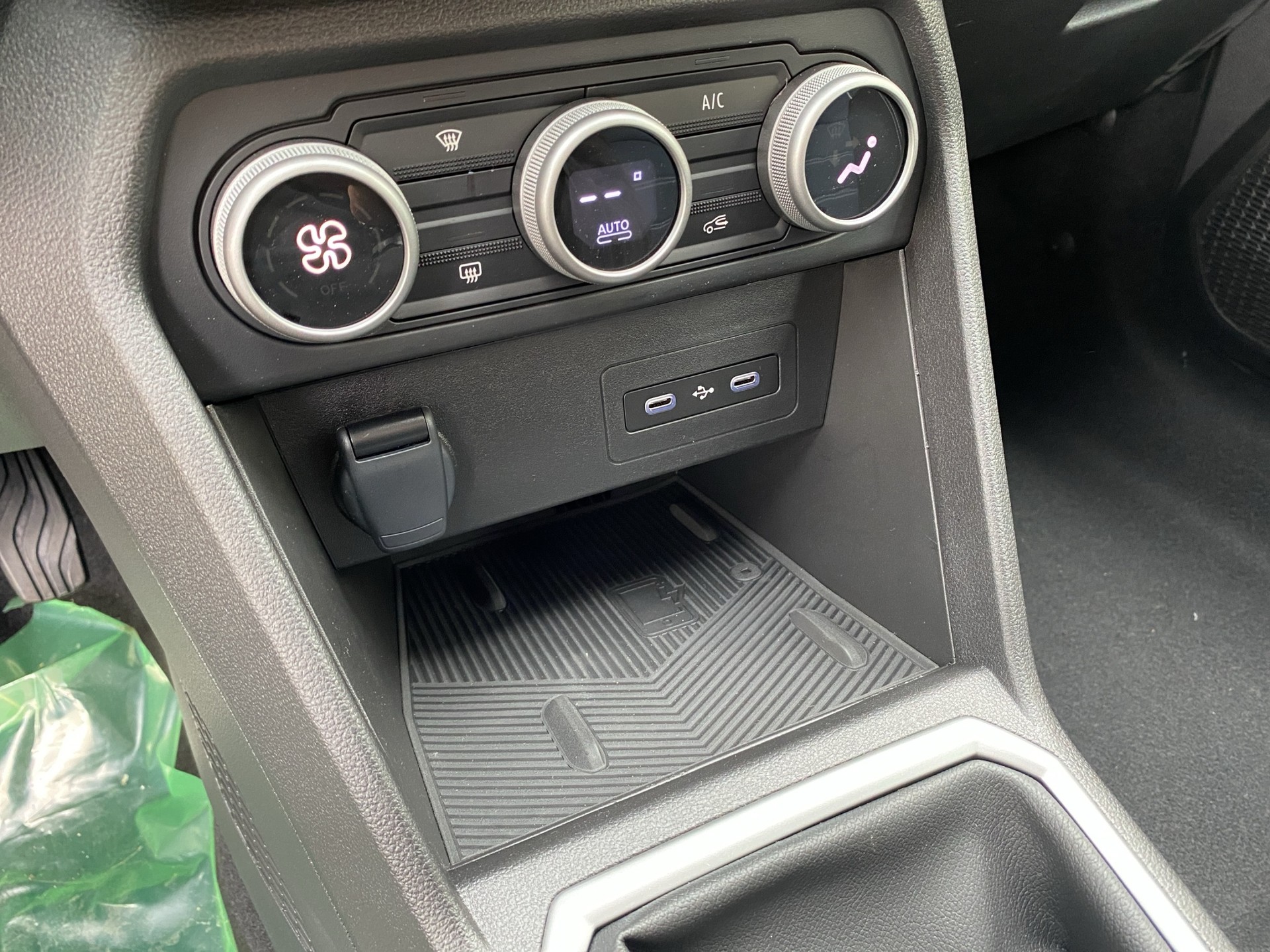 DACIA Sandero TCe 100 Journey-image-10