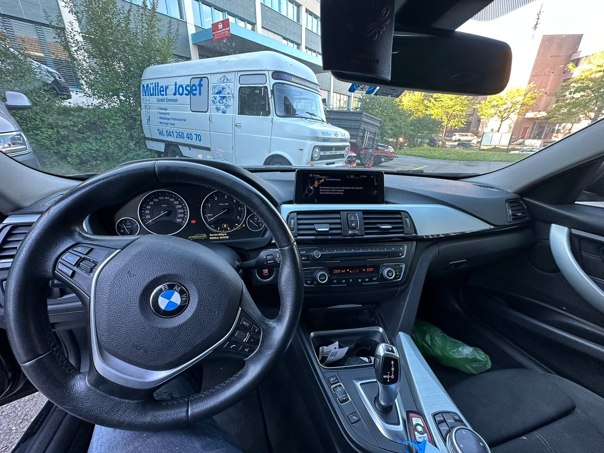BMW 320d Touring Steptronic-image-12