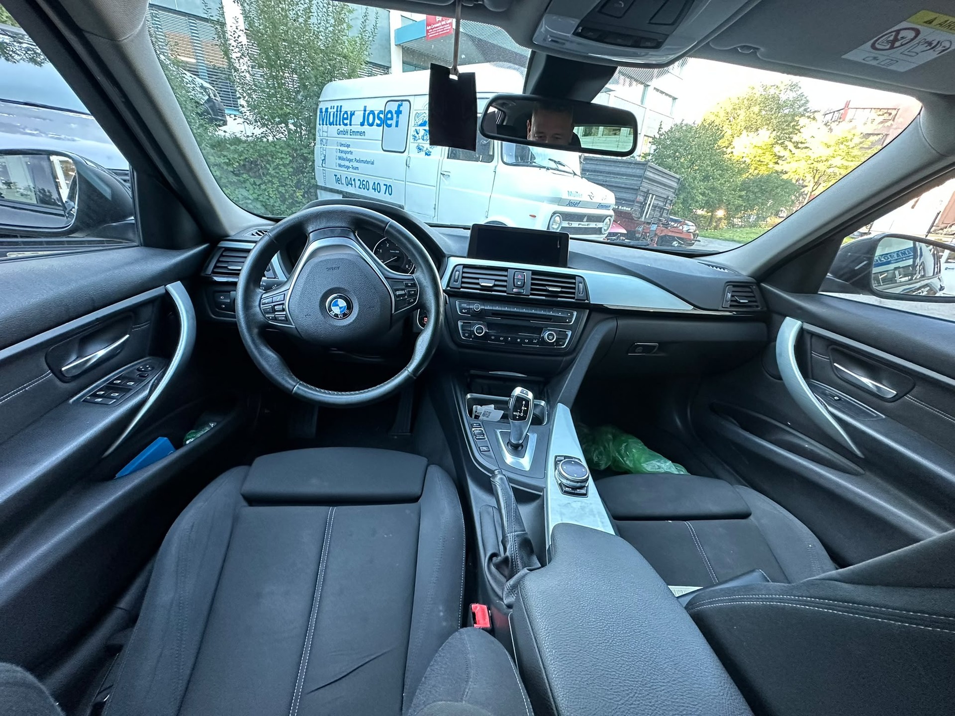 BMW 320d Touring Steptronic-image-9