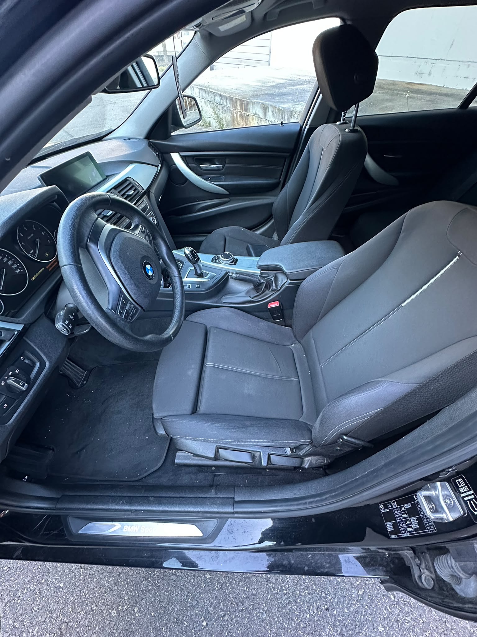 BMW 320d Touring Steptronic-image-10