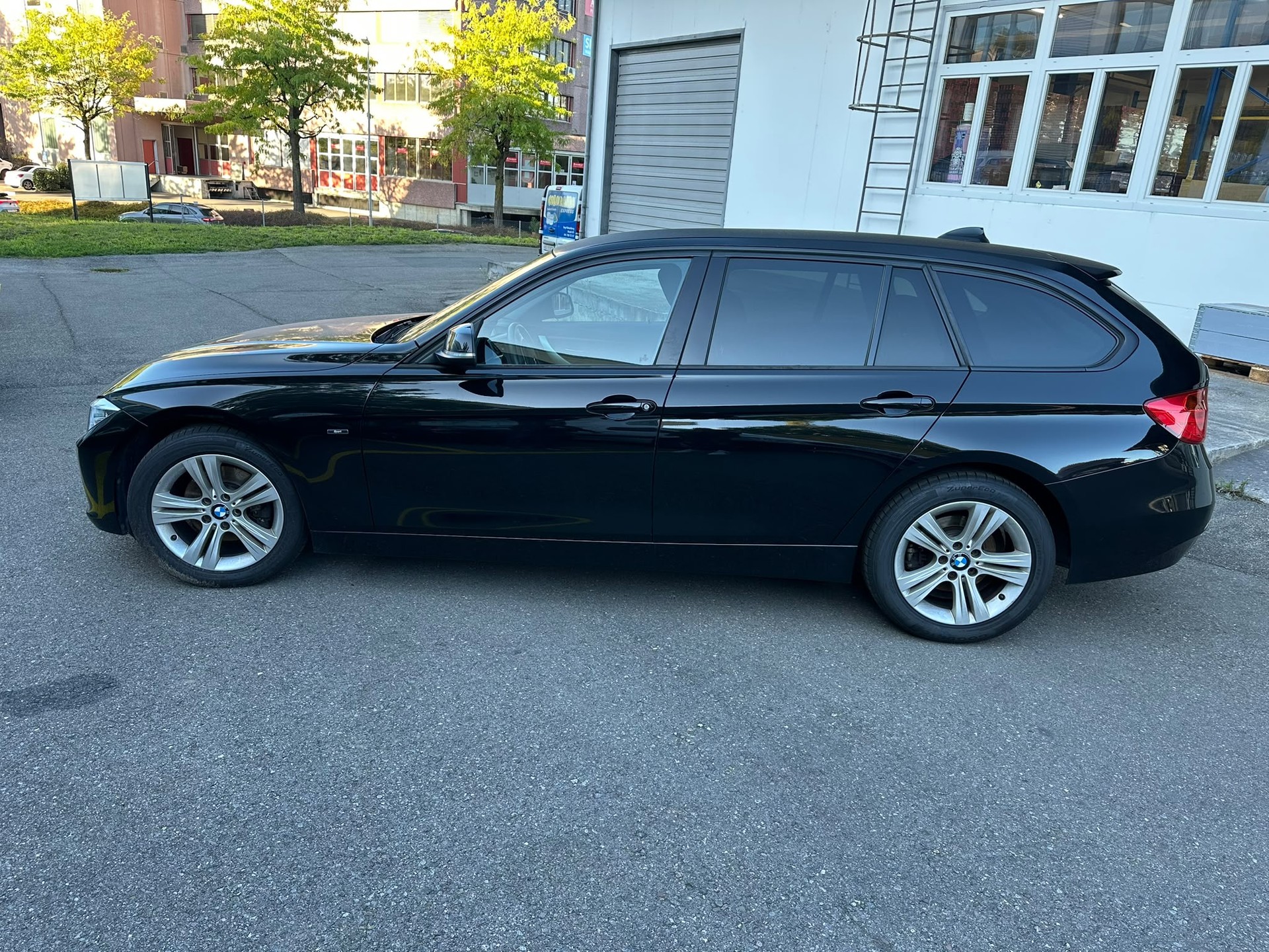 BMW 320d Touring Steptronic-image-8