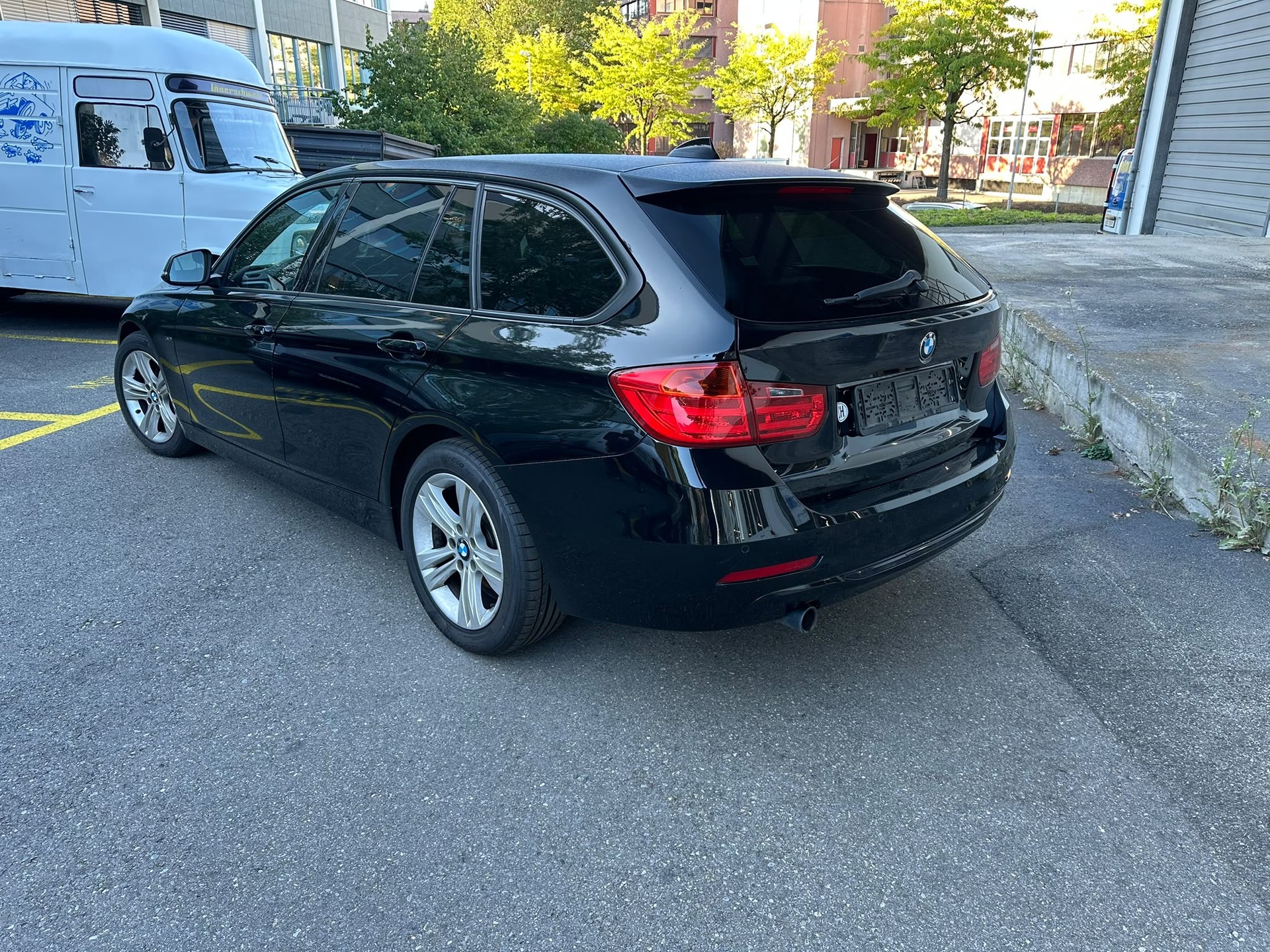 BMW 320d Touring Steptronic-image-7