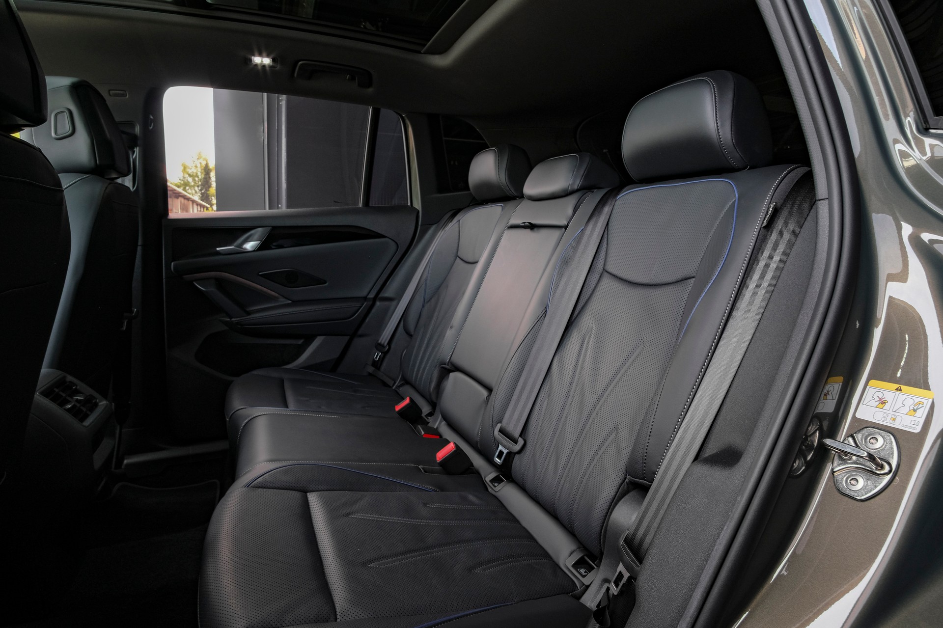 VW Tiguan 2.0 TSI DSG R-Line 4Motion *VOLLLEDER*-image-11