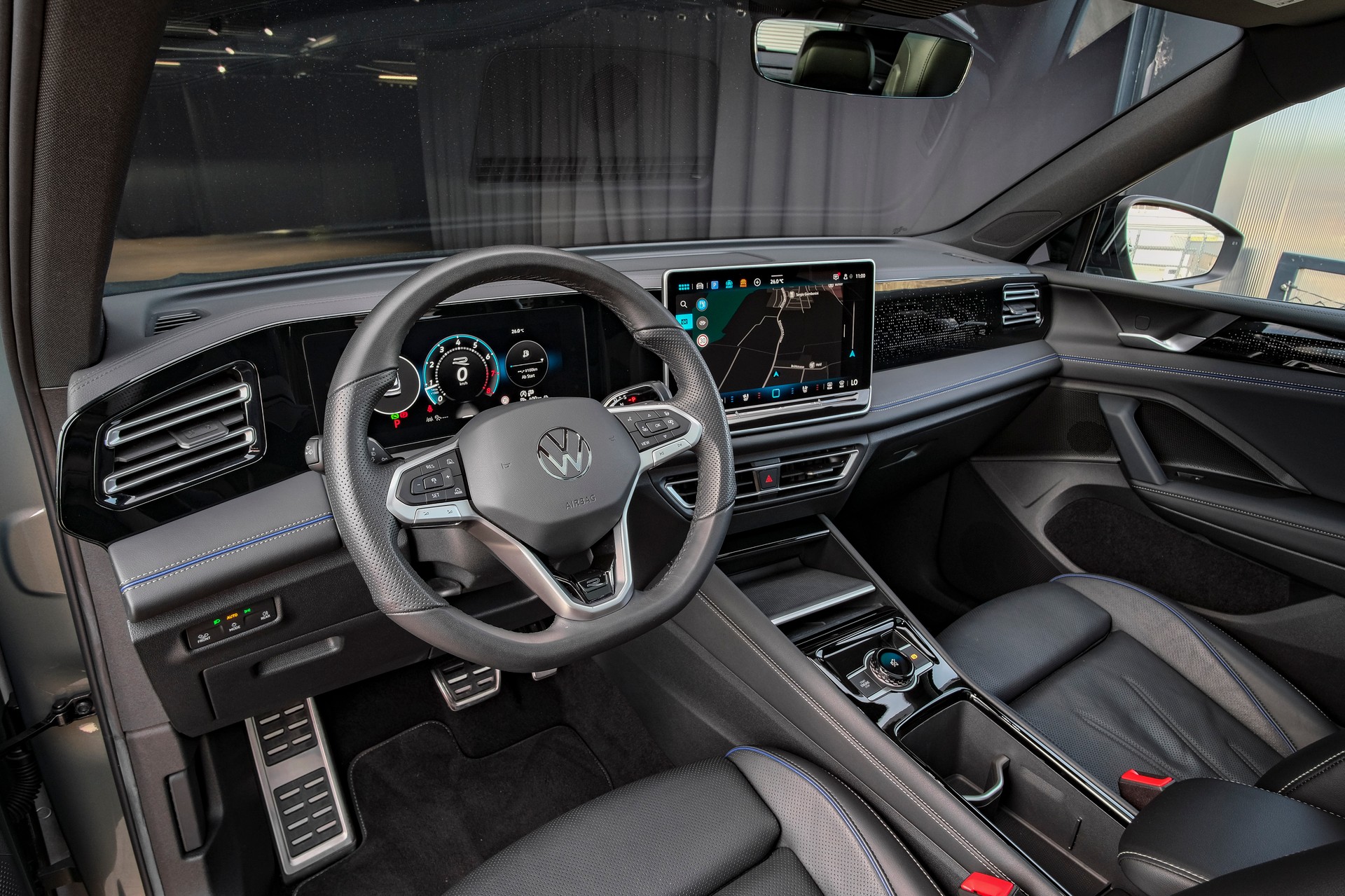 VW Tiguan 2.0 TSI DSG R-Line 4Motion *VOLLLEDER*-image-12