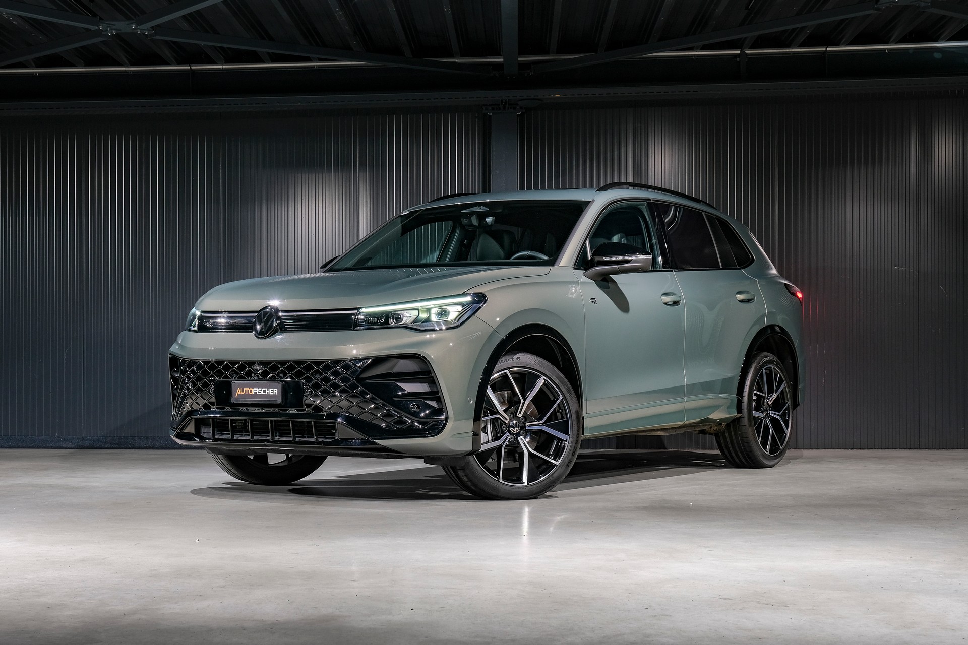 VW Tiguan 2.0 TSI DSG R-Line 4Motion *VOLLLEDER*