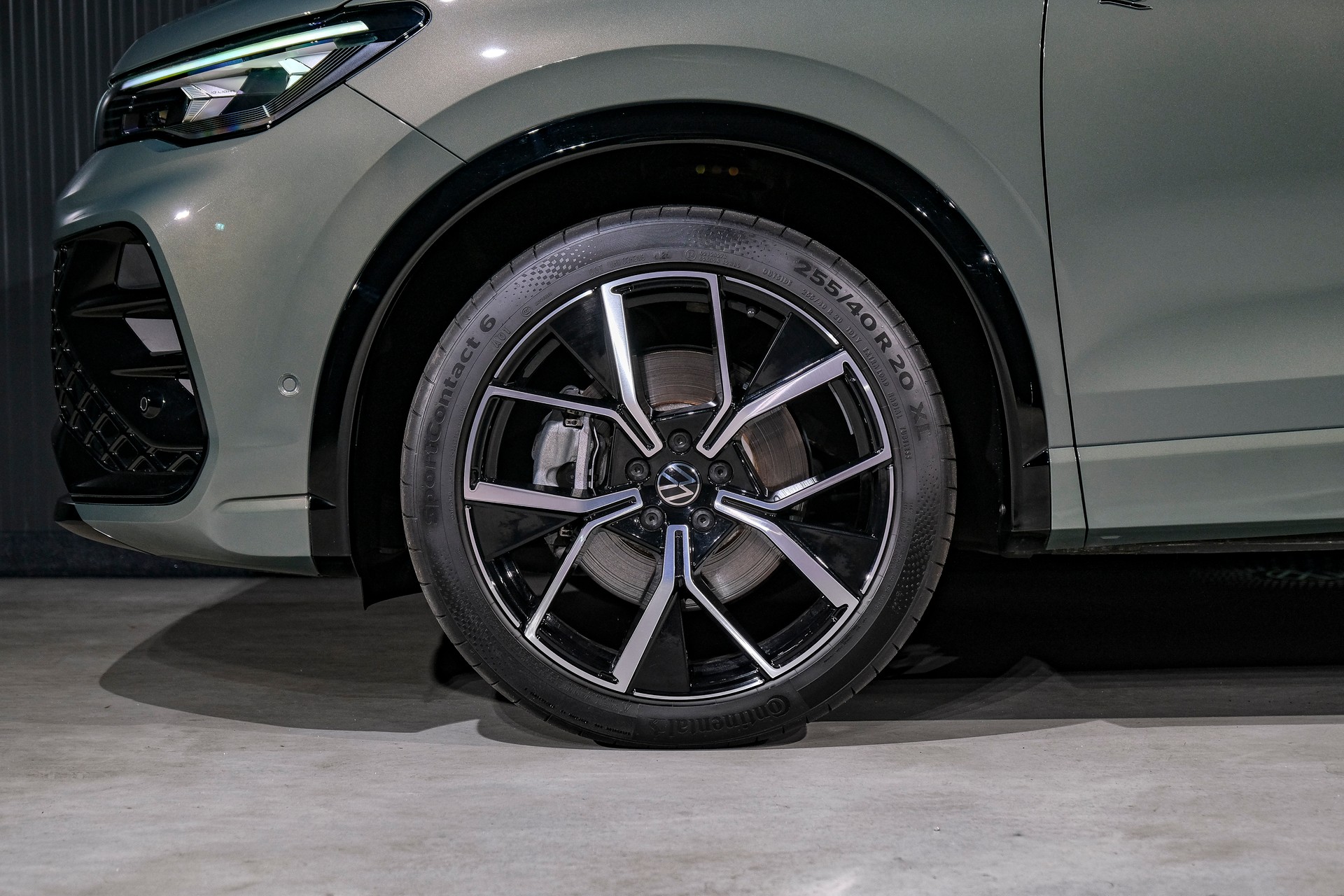 VW Tiguan 2.0 TSI DSG R-Line 4Motion *VOLLLEDER*-image-22