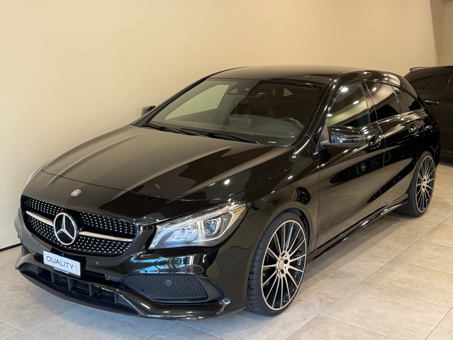 MERCEDES-BENZ CLA Shooting Brake 220 AMG Line 4Matic 7G-DCT