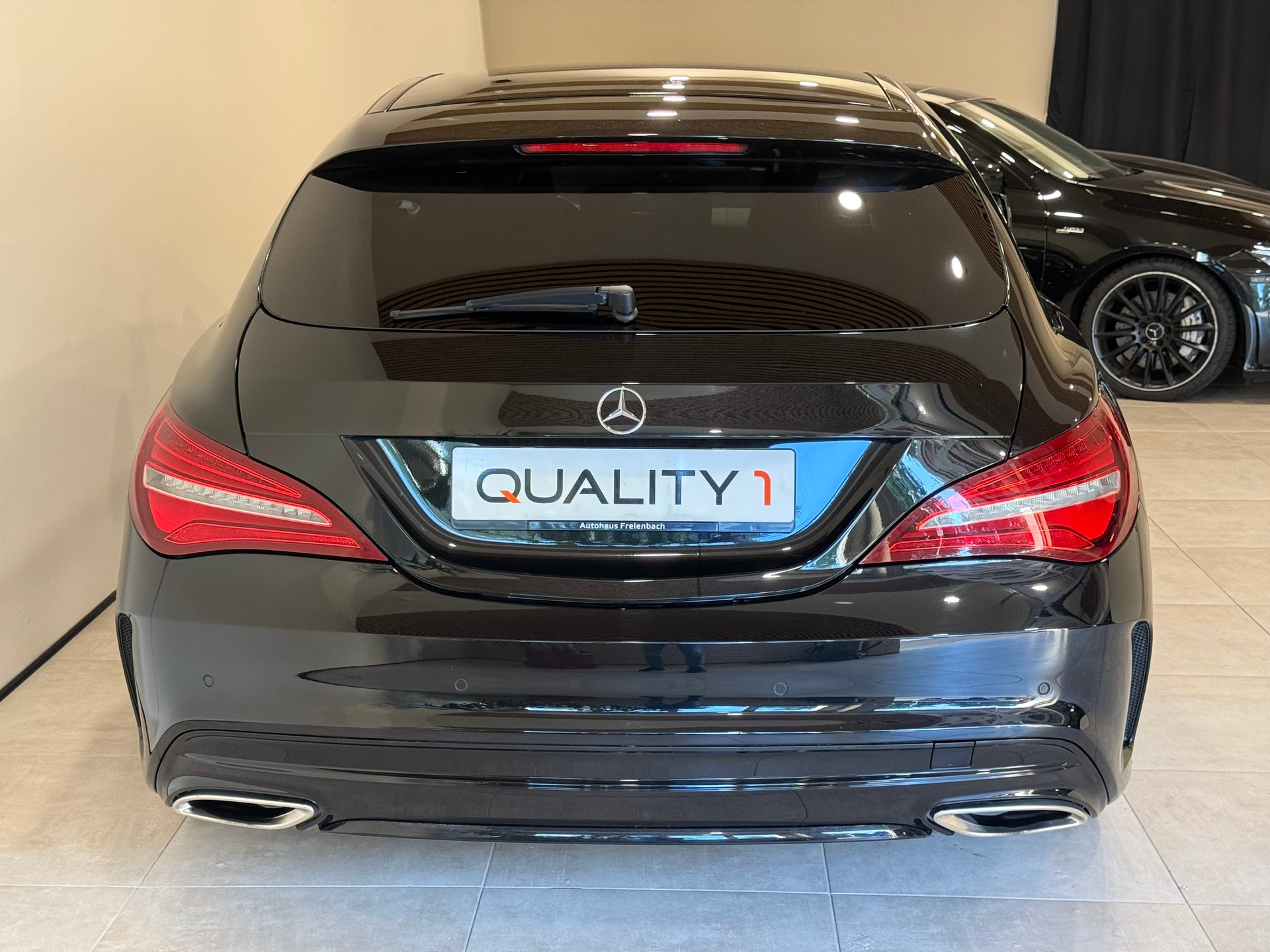 MERCEDES-BENZ CLA Shooting Brake 220 AMG Line 4Matic 7G-DCT-image-3