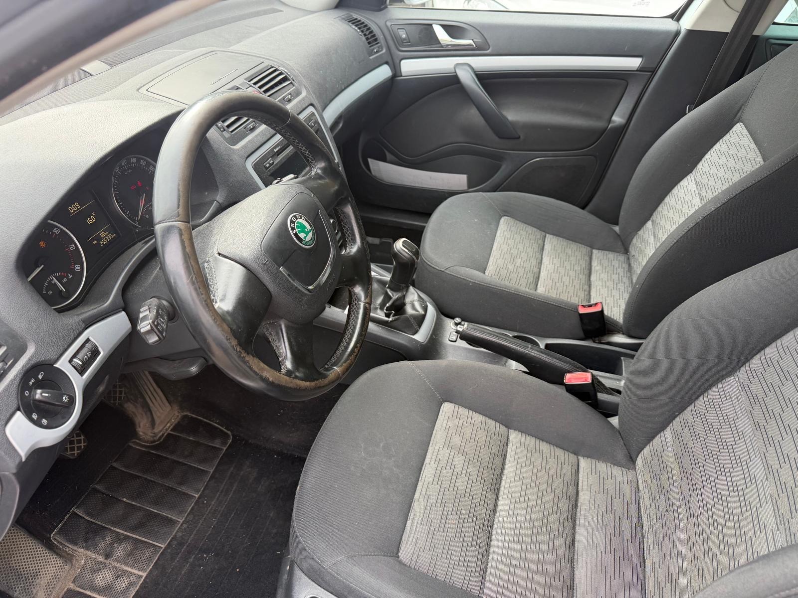 SKODA Octavia Combi 1.8 TSI Stöckli 4x4-image-4