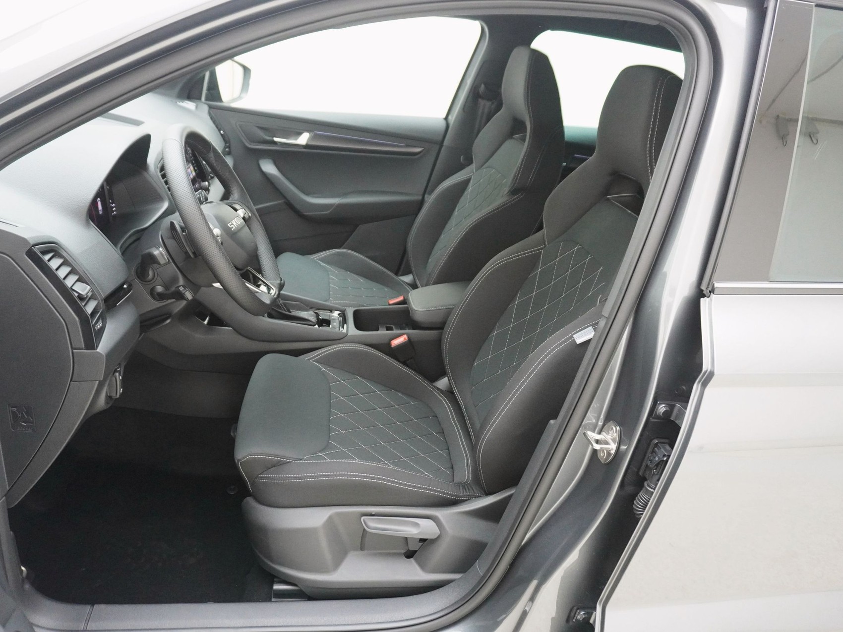SKODA Karoq 2.0 TDI SportLine DSG 4x4-image-12