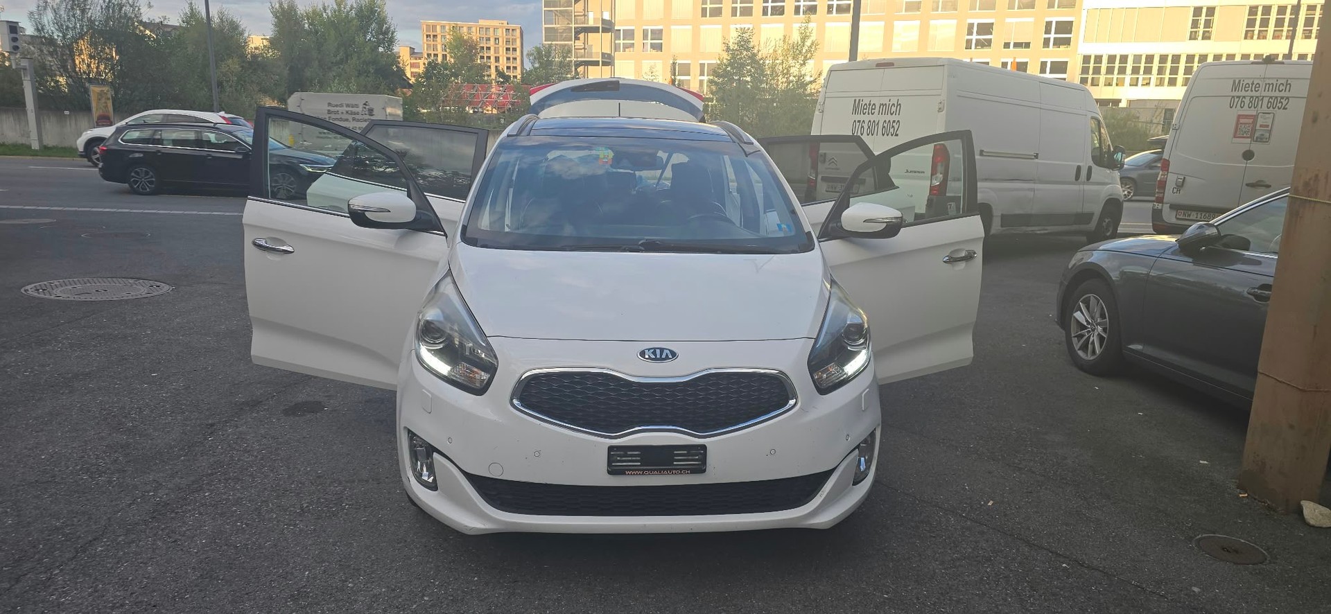 KIA Carens 1.7 CRDi Style-image-6