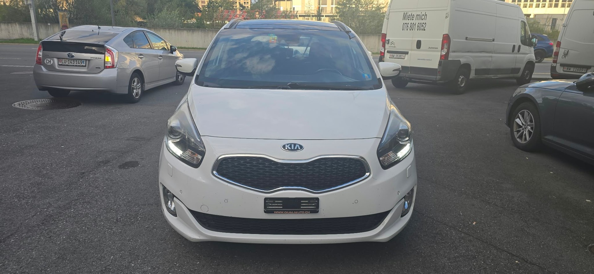 KIA Carens 1.7 CRDi Style-image-0
