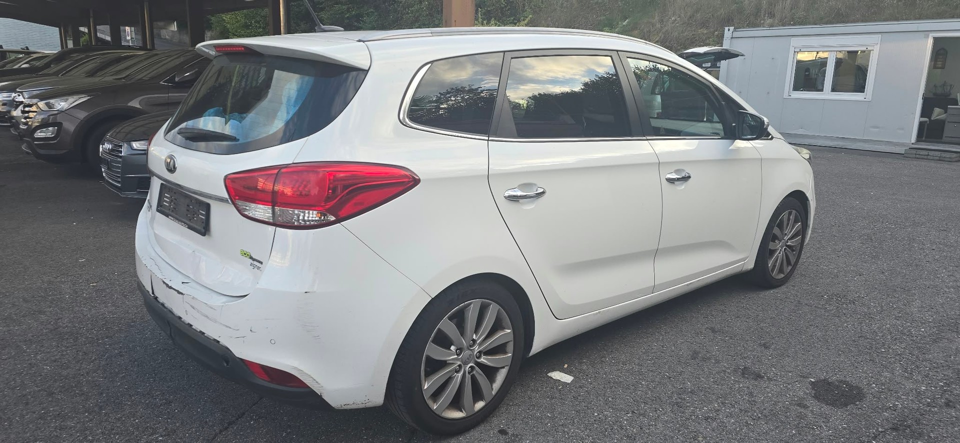 KIA Carens 1.7 CRDi Style-image-3
