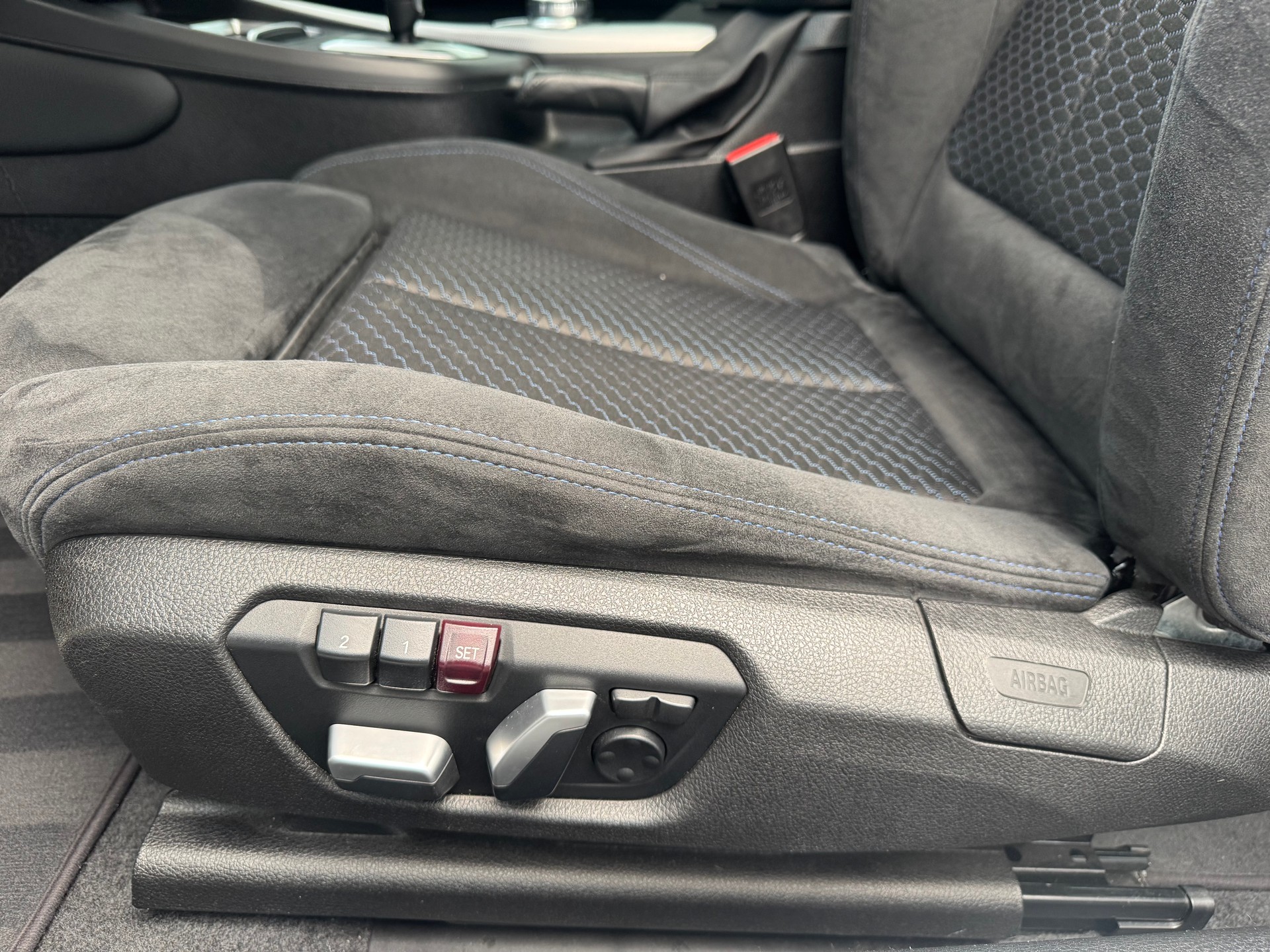 BMW M140i xDrive Steptronic M-Performance-image-14