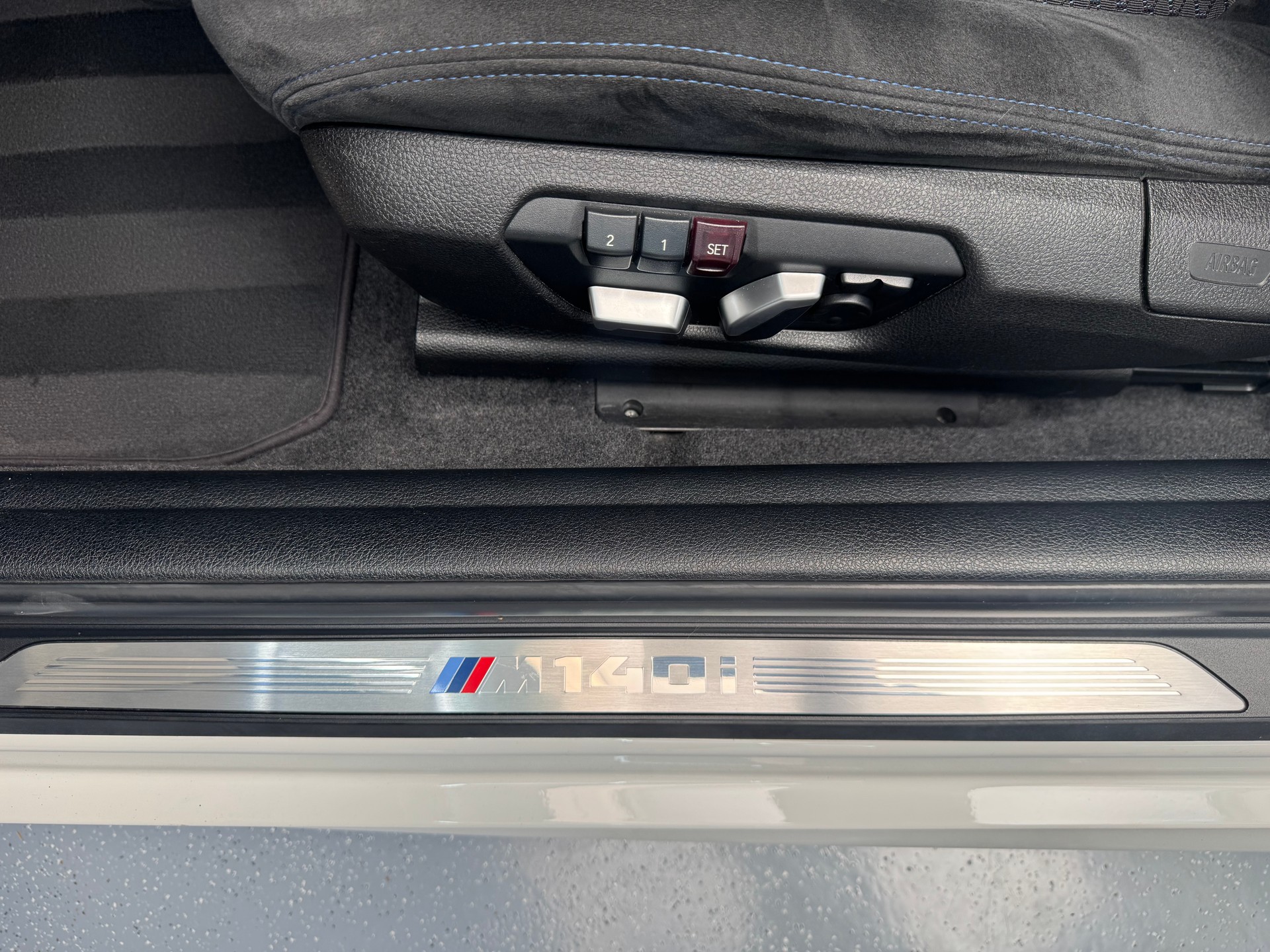 BMW M140i xDrive Steptronic M-Performance-image-23