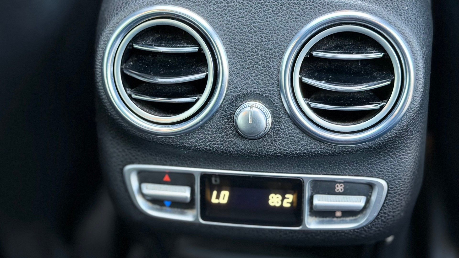 MERCEDES-BENZ C 220 d AMG Line 4Matic 7G-Tronic-image-13