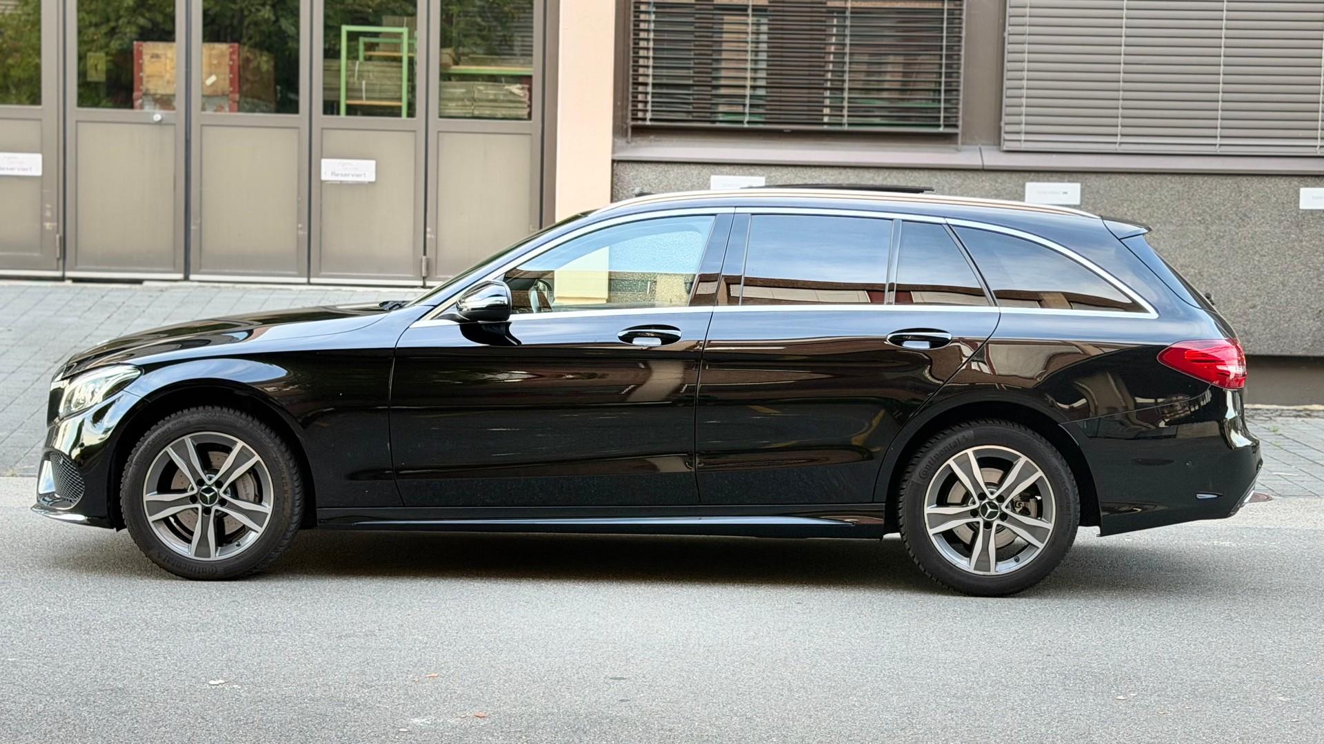 MERCEDES-BENZ C 220 d AMG Line 4Matic 7G-Tronic-image-6