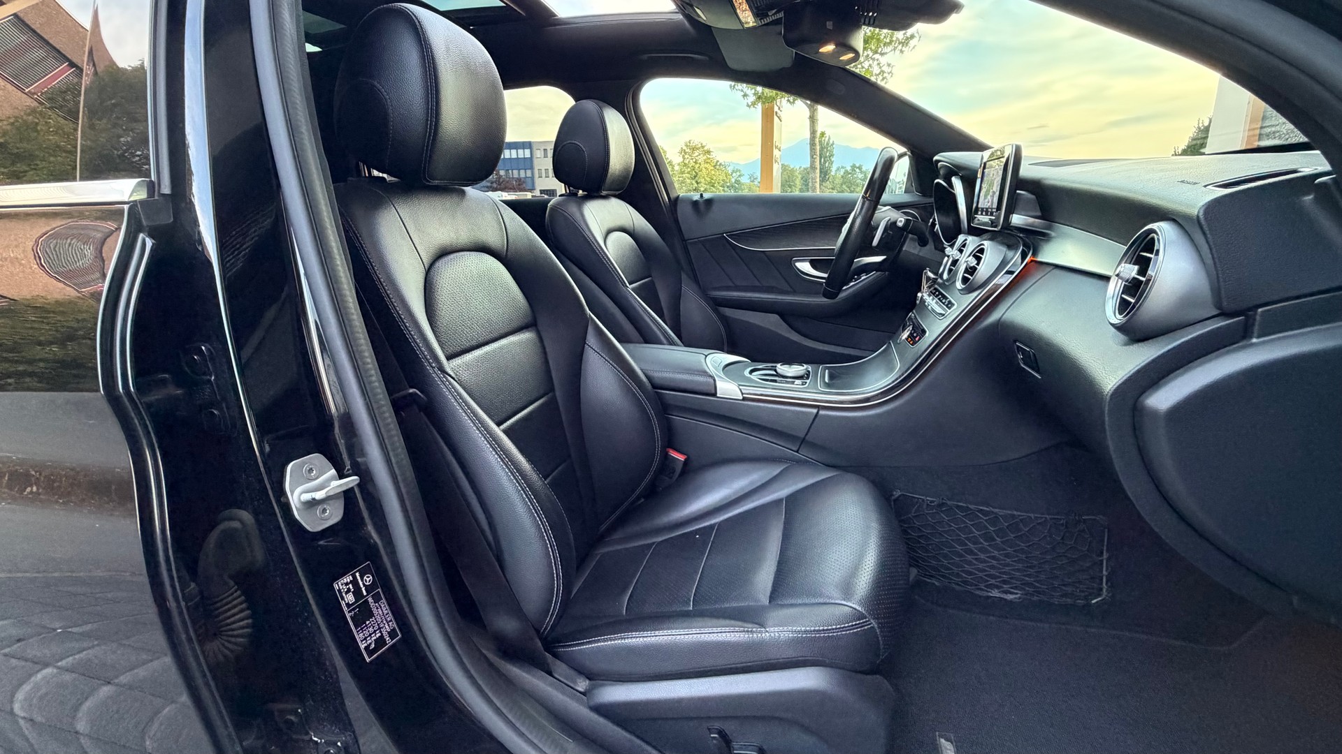 MERCEDES-BENZ C 220 d AMG Line 4Matic 7G-Tronic-image-9