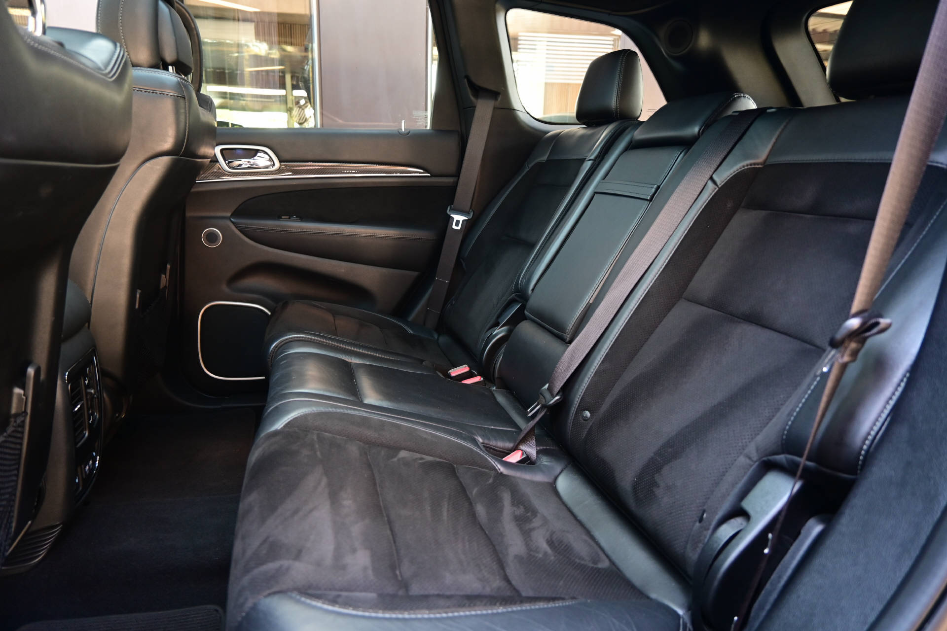 JEEP Grand Cherokee 6.4 V8 HEMI SRT8 *Matt Black*Carbon Interieur*-image-27
