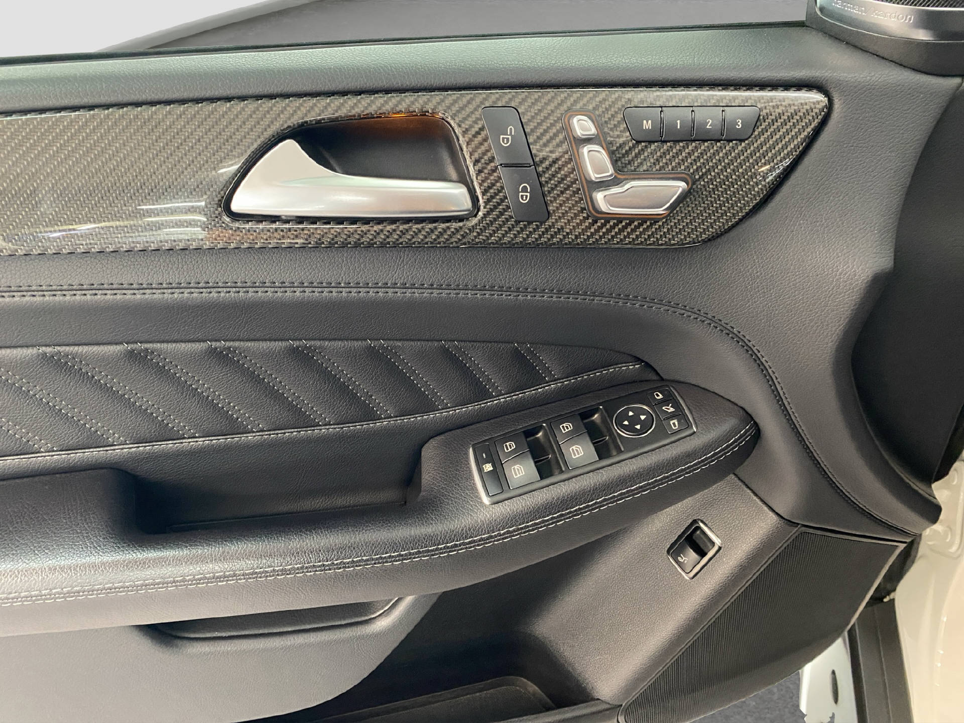 MERCEDES-BENZ GLE 450 AMG Coupé-image-11