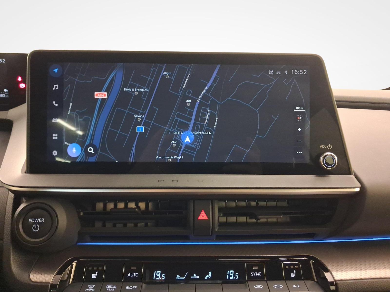 TOYOTA Prius 2.0 Plug-In-Hybrid Trend-image-12