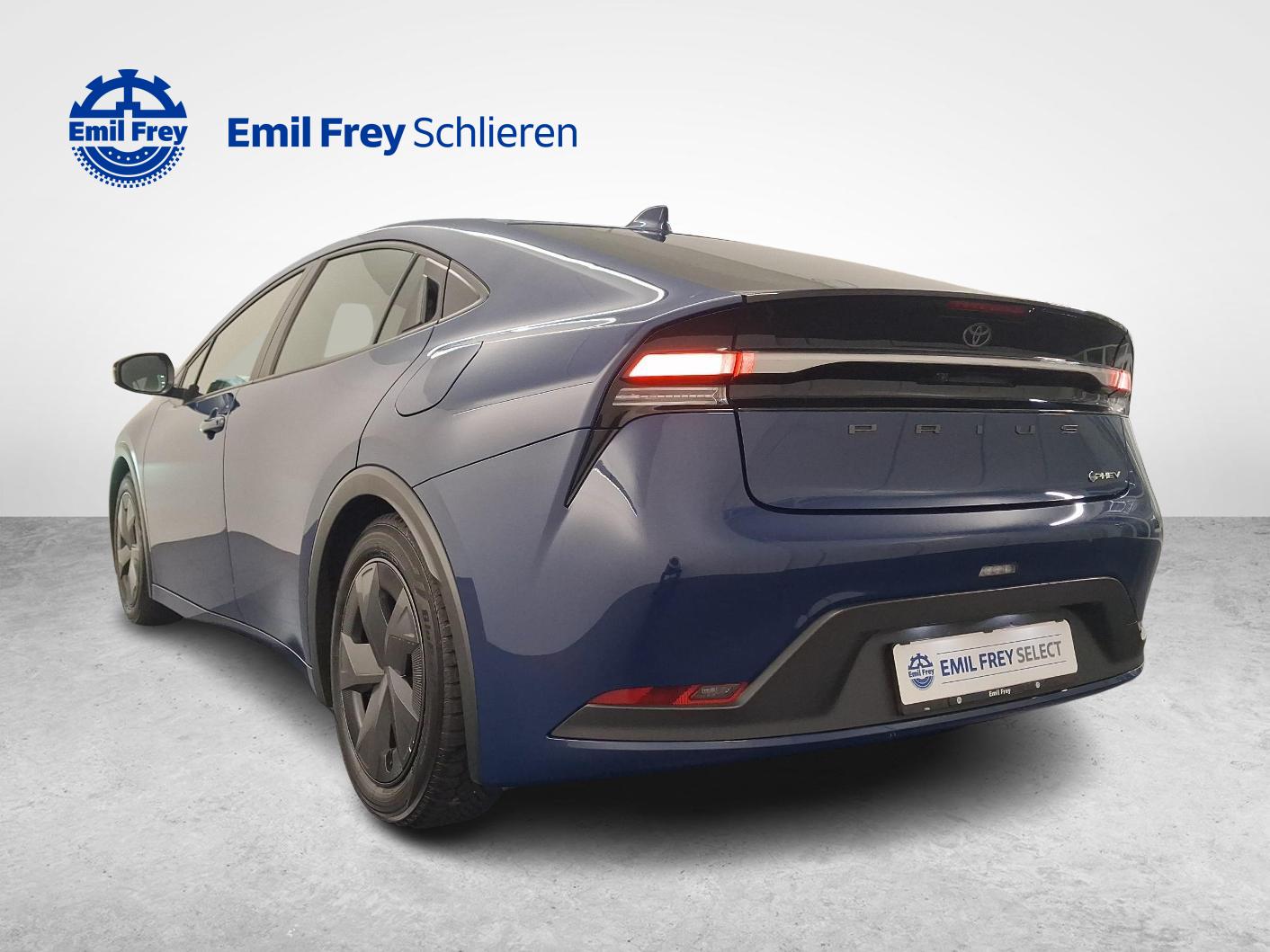 TOYOTA Prius 2.0 Plug-In-Hybrid Trend-image-2