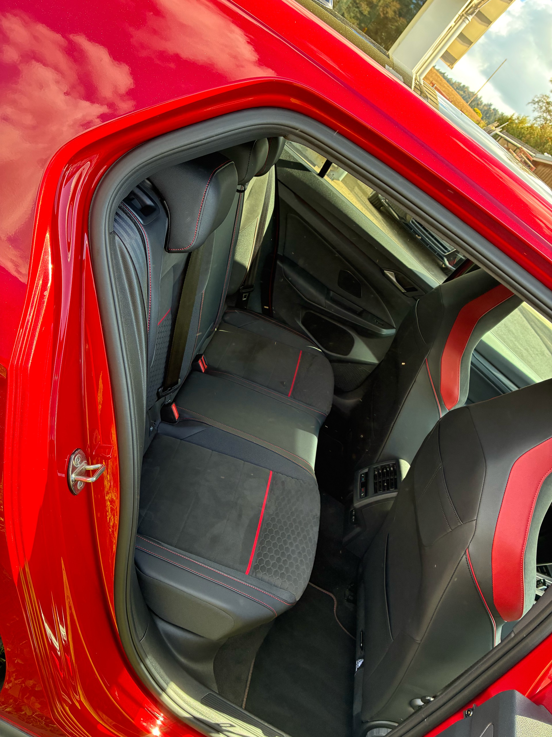 VW Golf 2.0 TSI GTI Clubsport 45 DSG-image-10