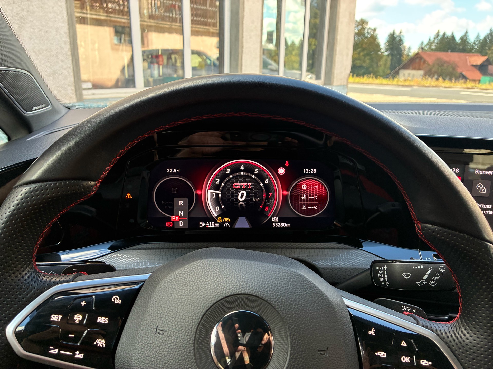 VW Golf 2.0 TSI GTI Clubsport 45 DSG-image-12
