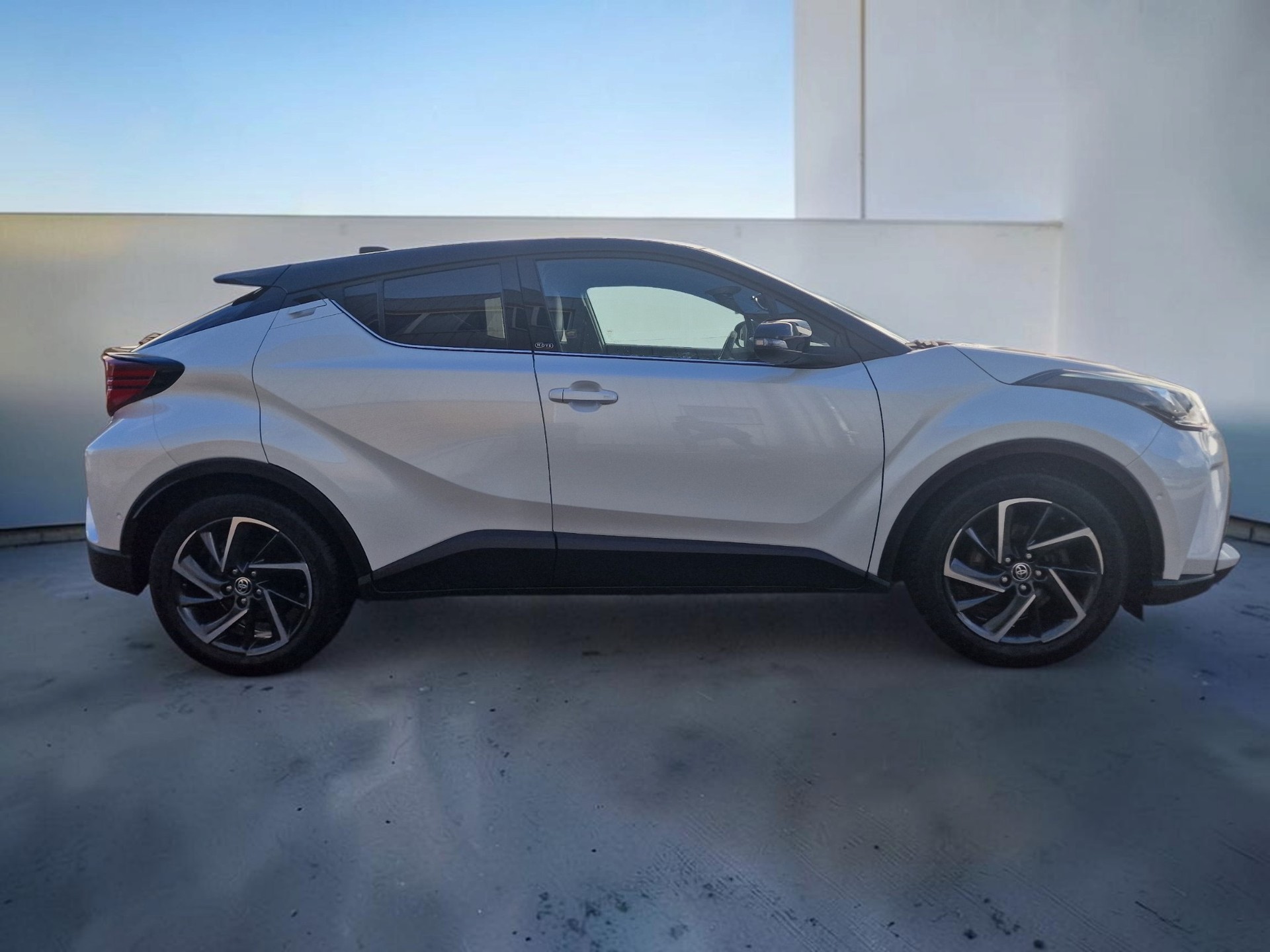 TOYOTA C-HR 2.0 HSD CVT Trend 8xAlu 24Mt Gara-image-4