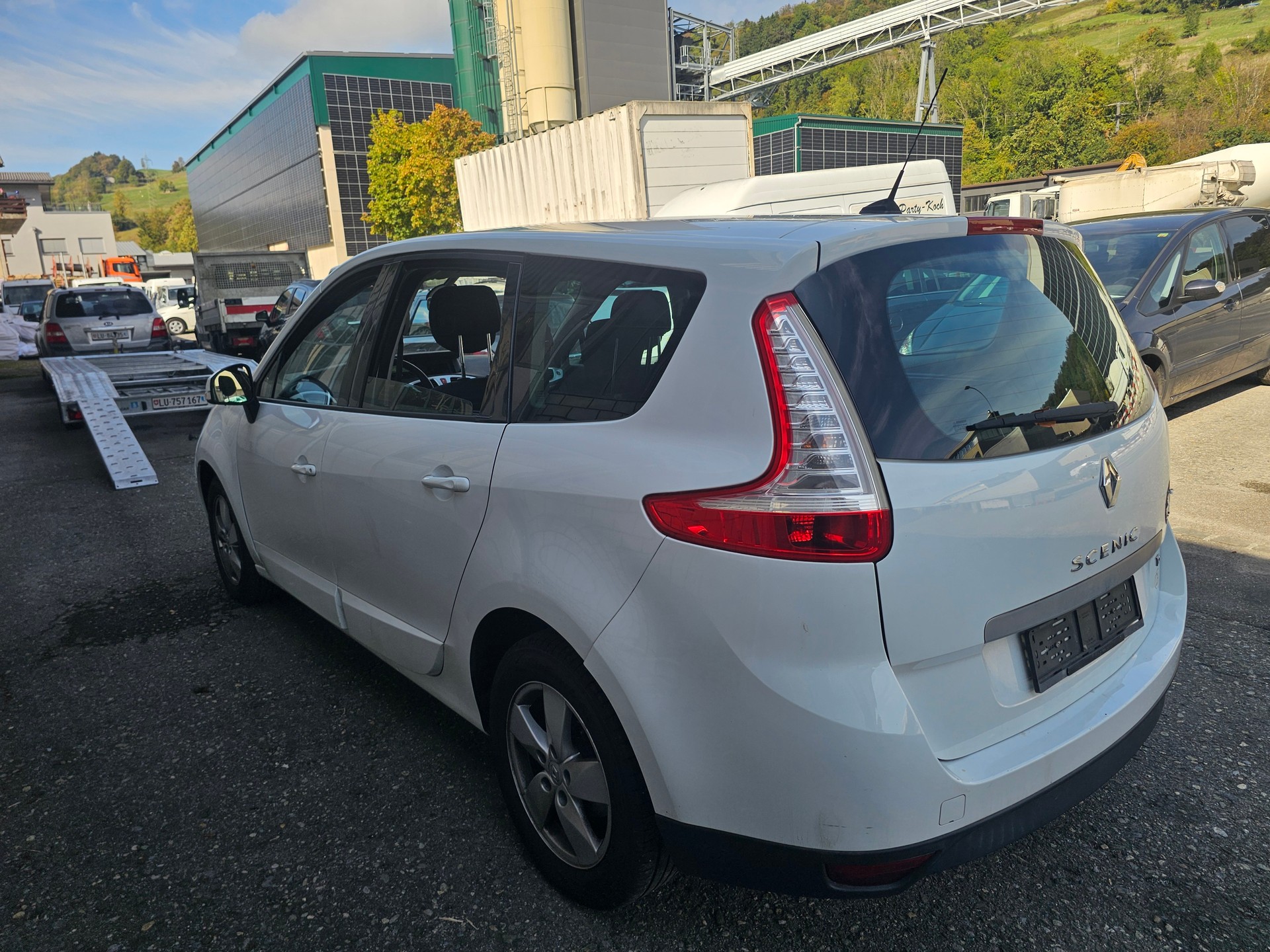 RENAULT Grand Scénic 1.4 16V Turbo Privilège-image-4