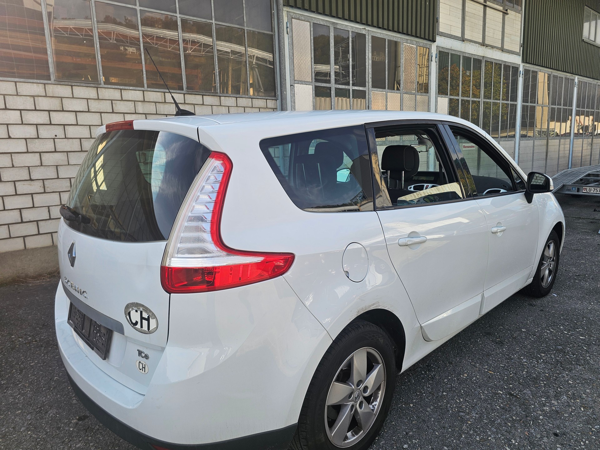 RENAULT Grand Scénic 1.4 16V Turbo Privilège-image-5