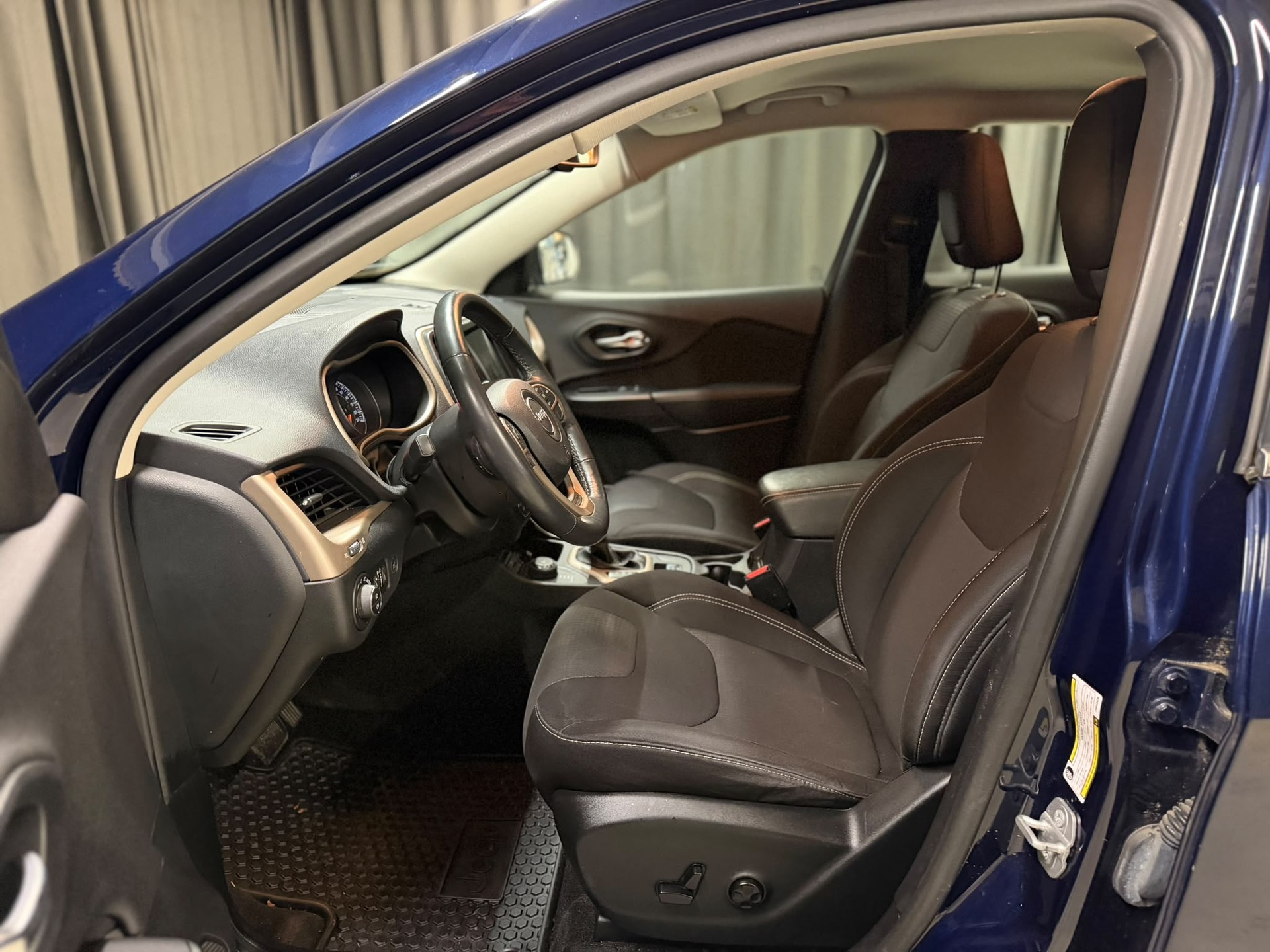 JEEP Cherokee 2.4-image-10