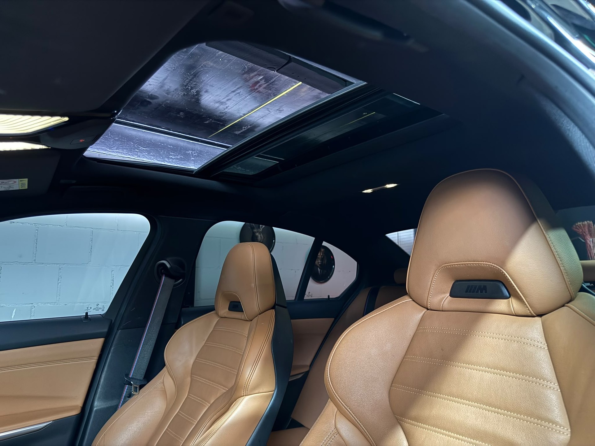 BMW 330i xDrive Steptronic M Sport-image-9