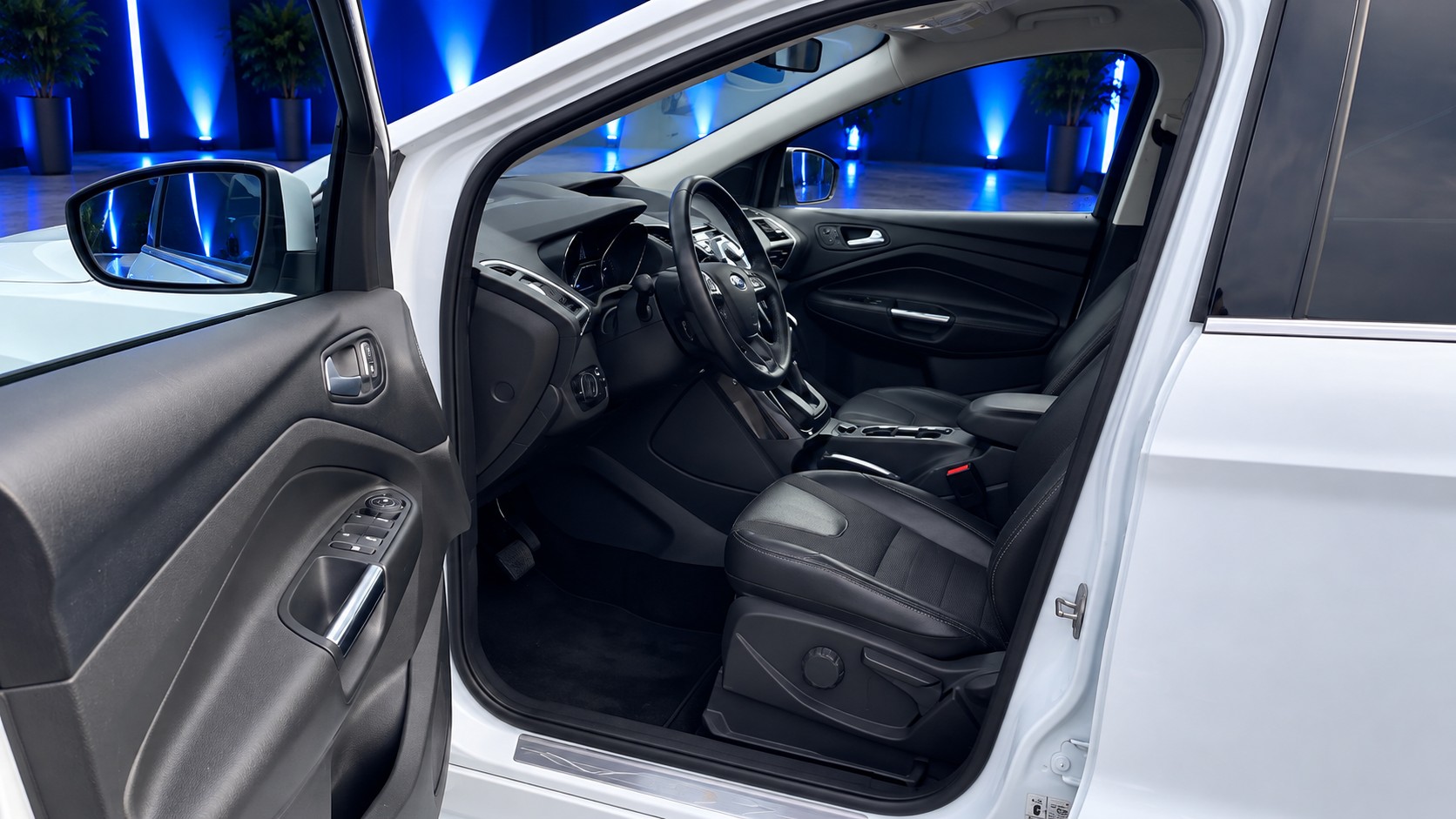 FORD Kuga 2.0 TDCi Titanium 4WD PowerShift-image-8