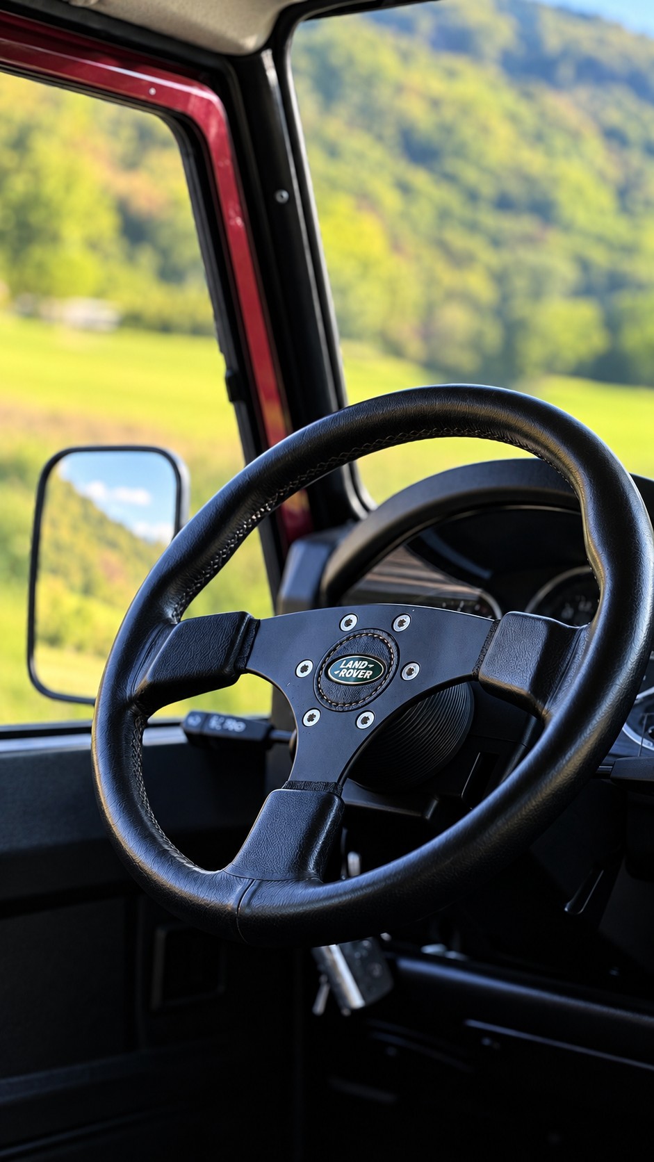 LAND ROVER Defender 130 2.2 TD4 DC High Capacity Pick Up-image-4