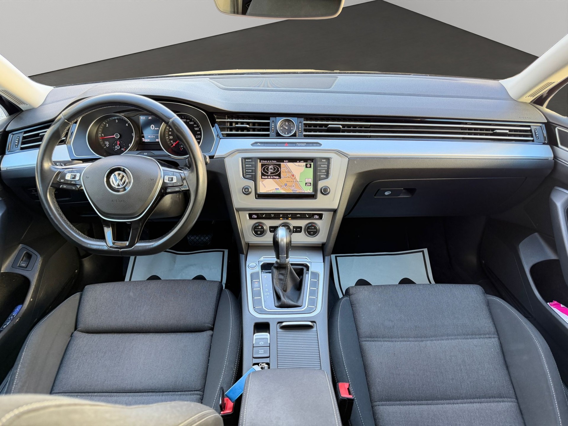 VW Passat Variant 2.0 TDI BMT Comfortline DSG-image-8