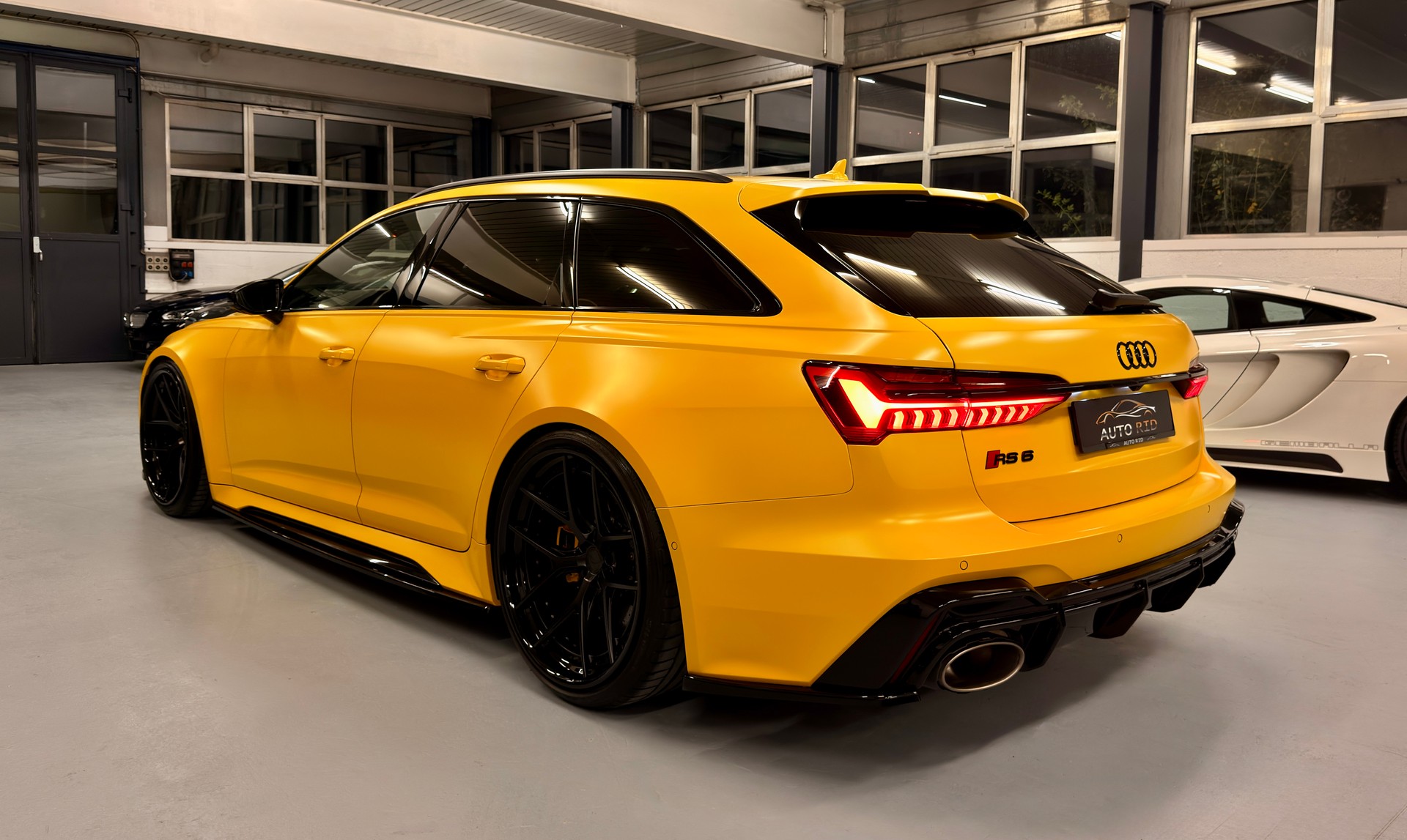 AUDI RS6 Avant 4.0 TFSI V8 quattro-image-3