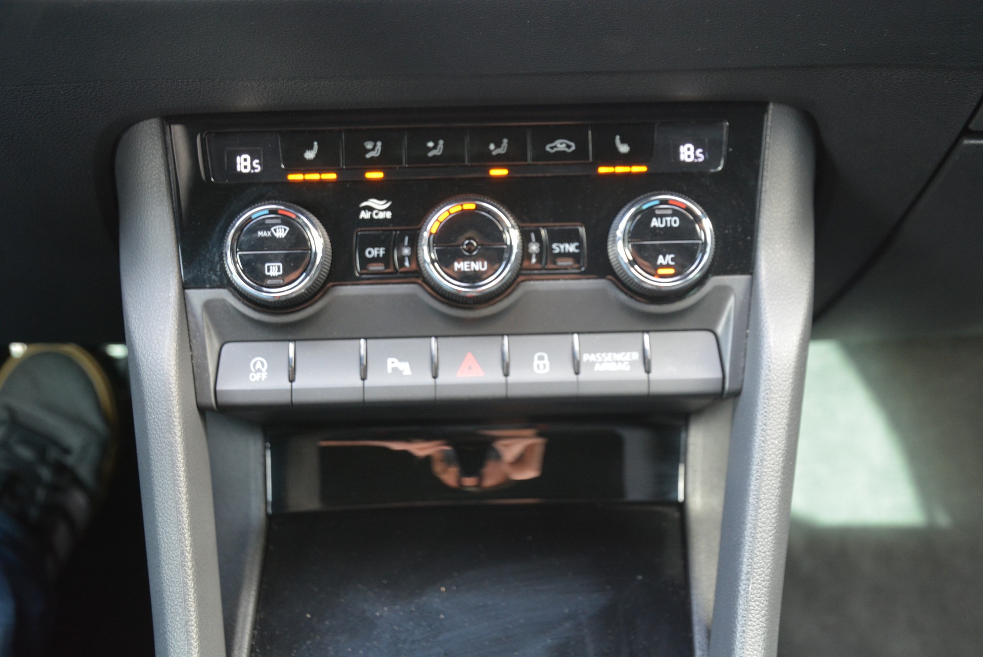 SKODA Karoq 2.0 TSI SportLine 4x4 DSG-image-12