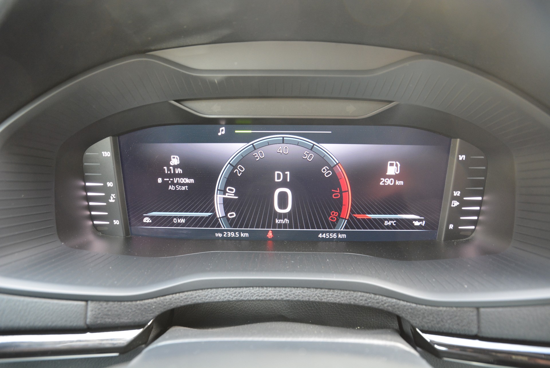 SKODA Karoq 2.0 TSI SportLine 4x4 DSG-image-6