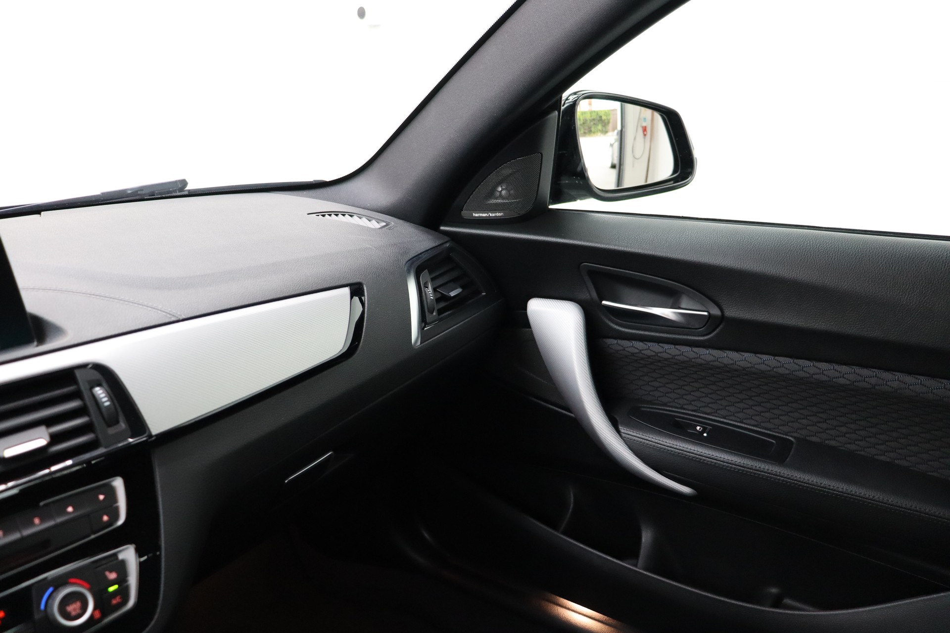 BMW M240i xDrive Steptronic-image-23