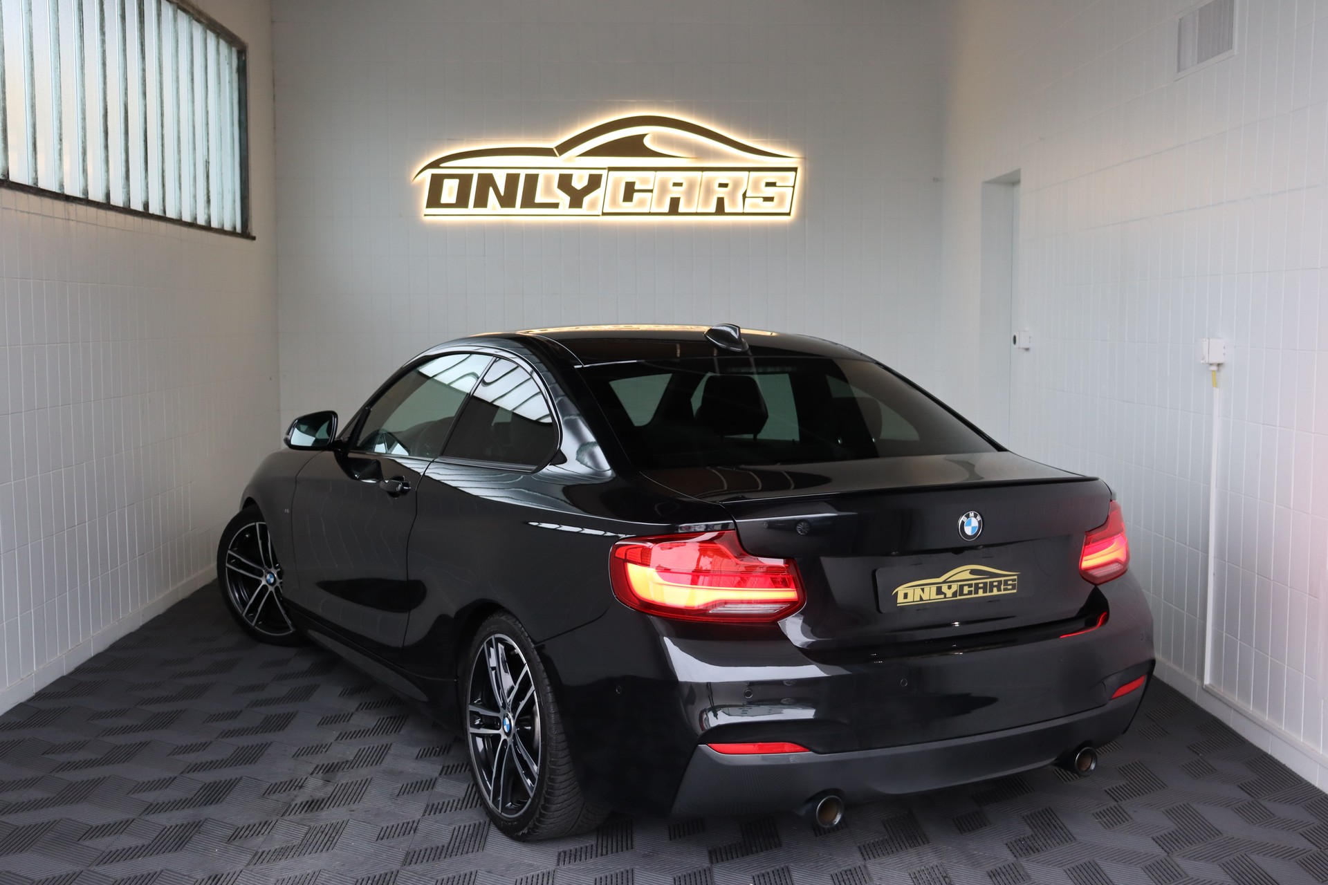 BMW M240i xDrive Steptronic-image-8