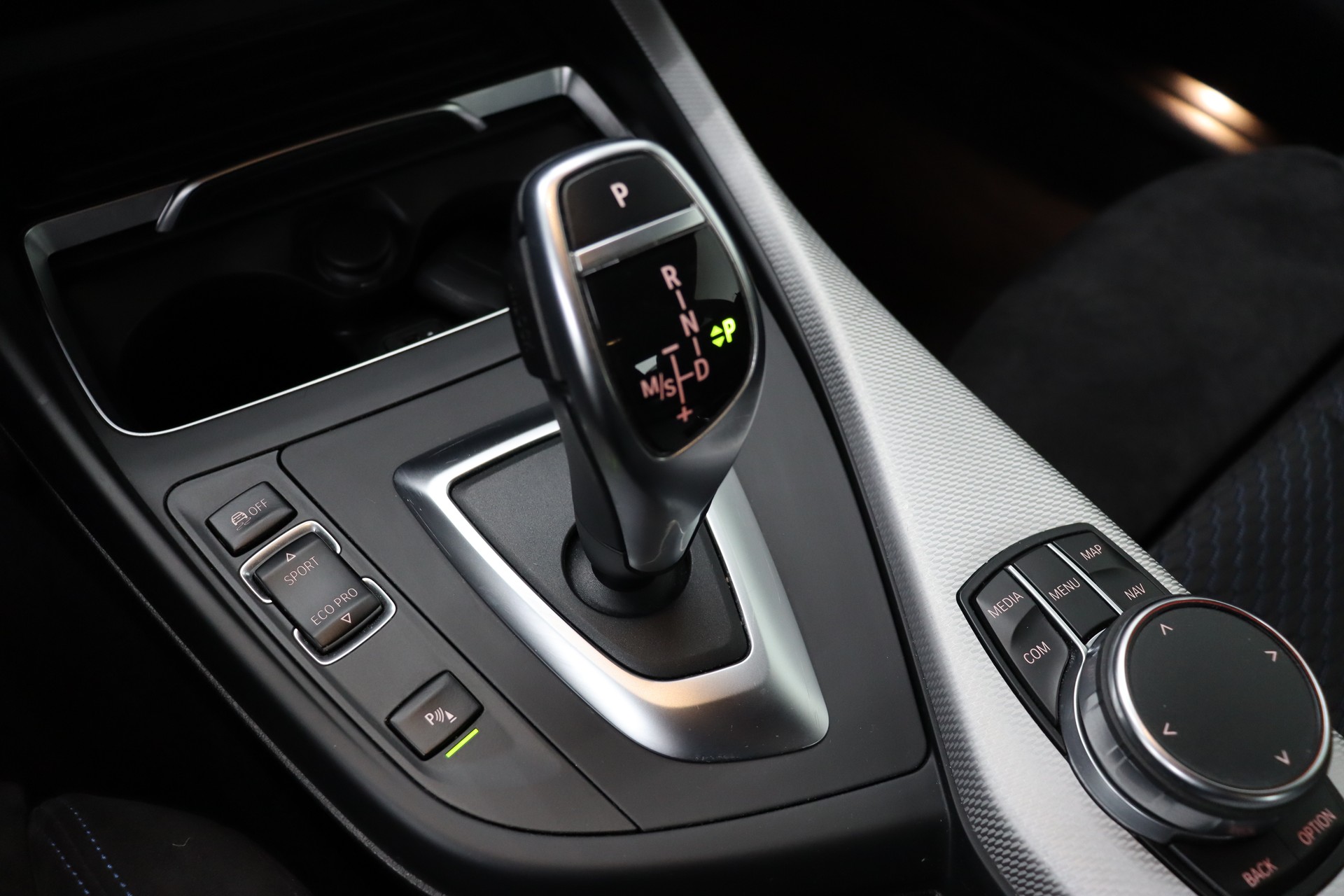 BMW M240i xDrive Steptronic-image-22